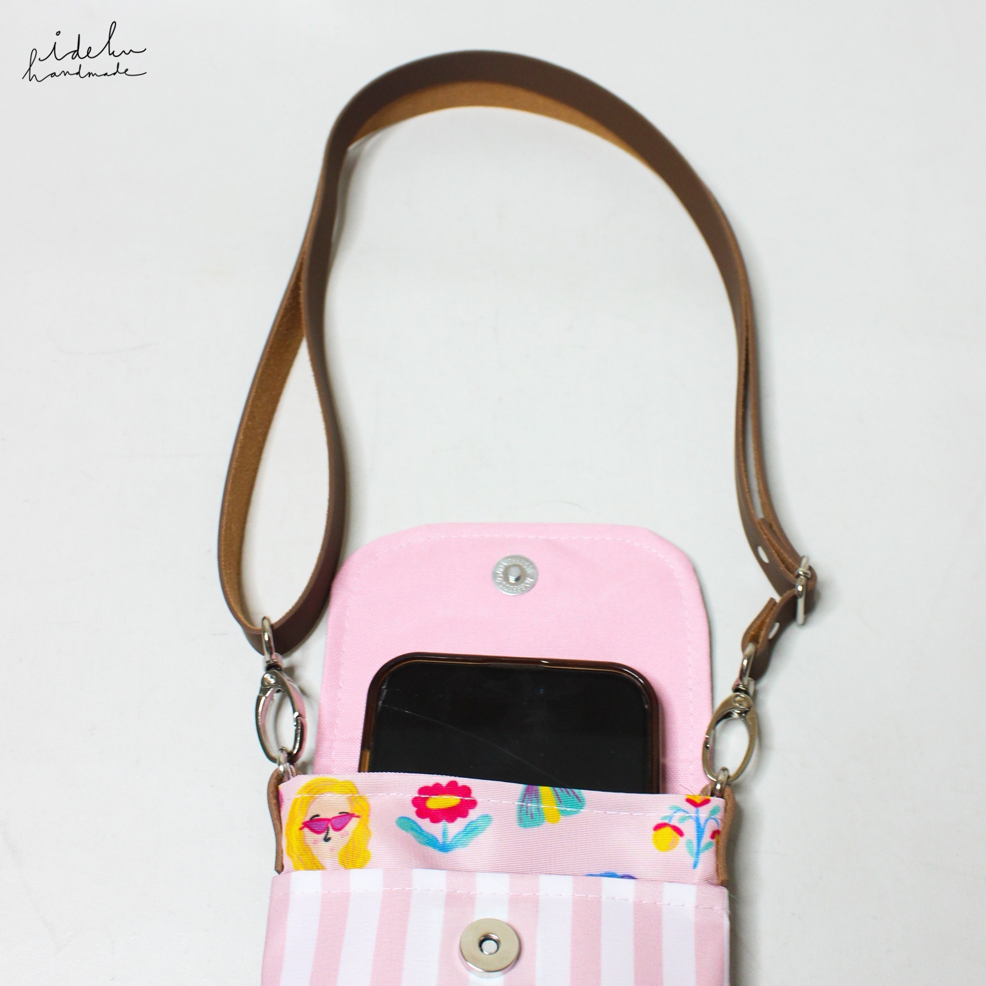Amore Sling Pouch