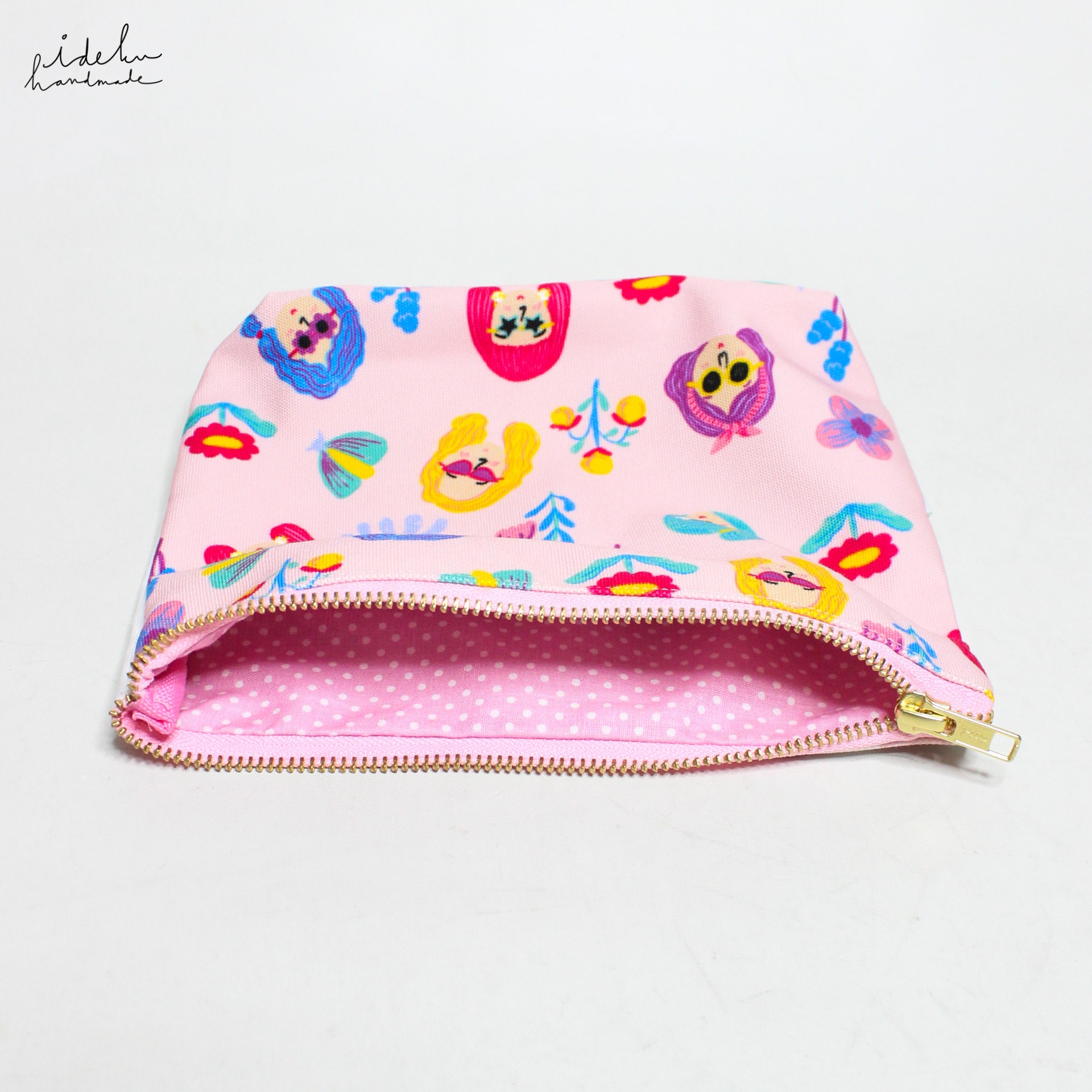 Amore Pouch