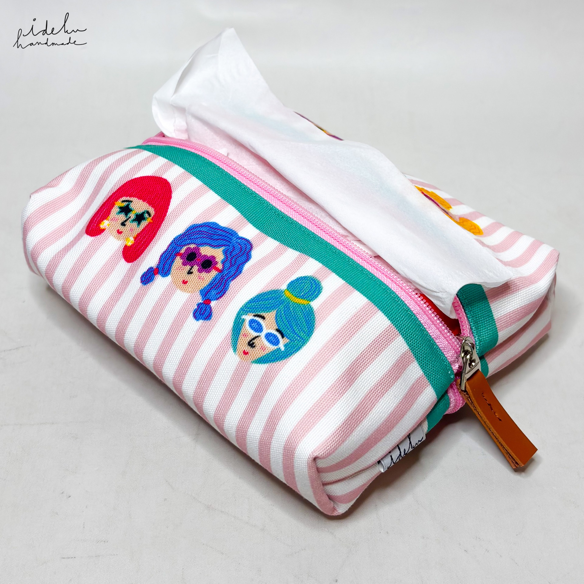 Amore Tissue Cover