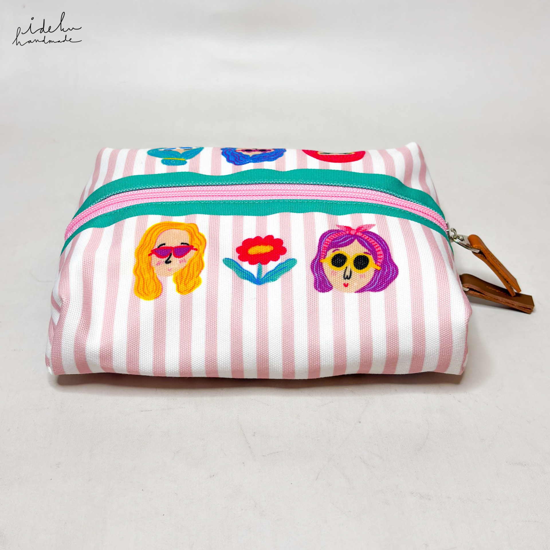 Amore Tissue Cover