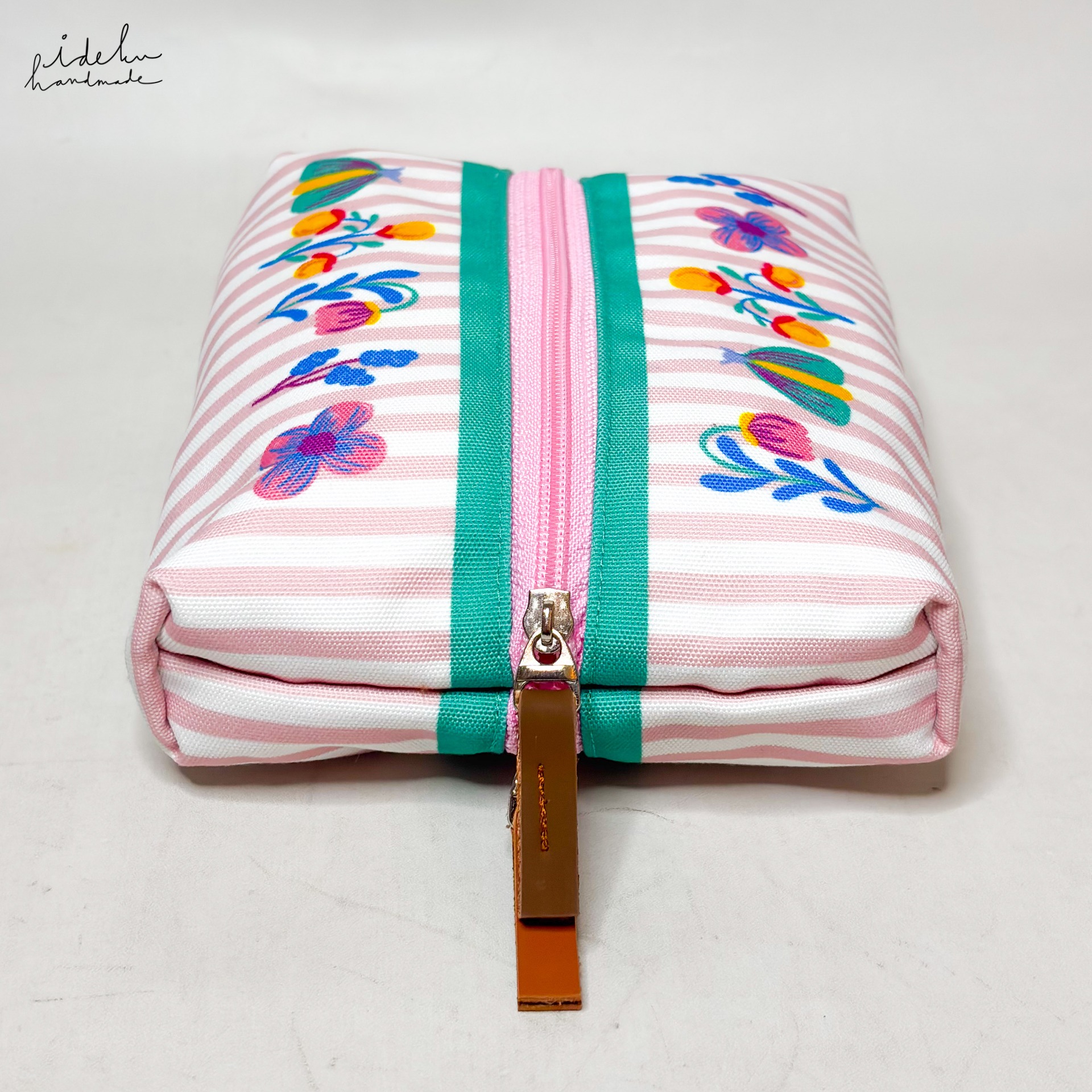 Amore Tissue Cover