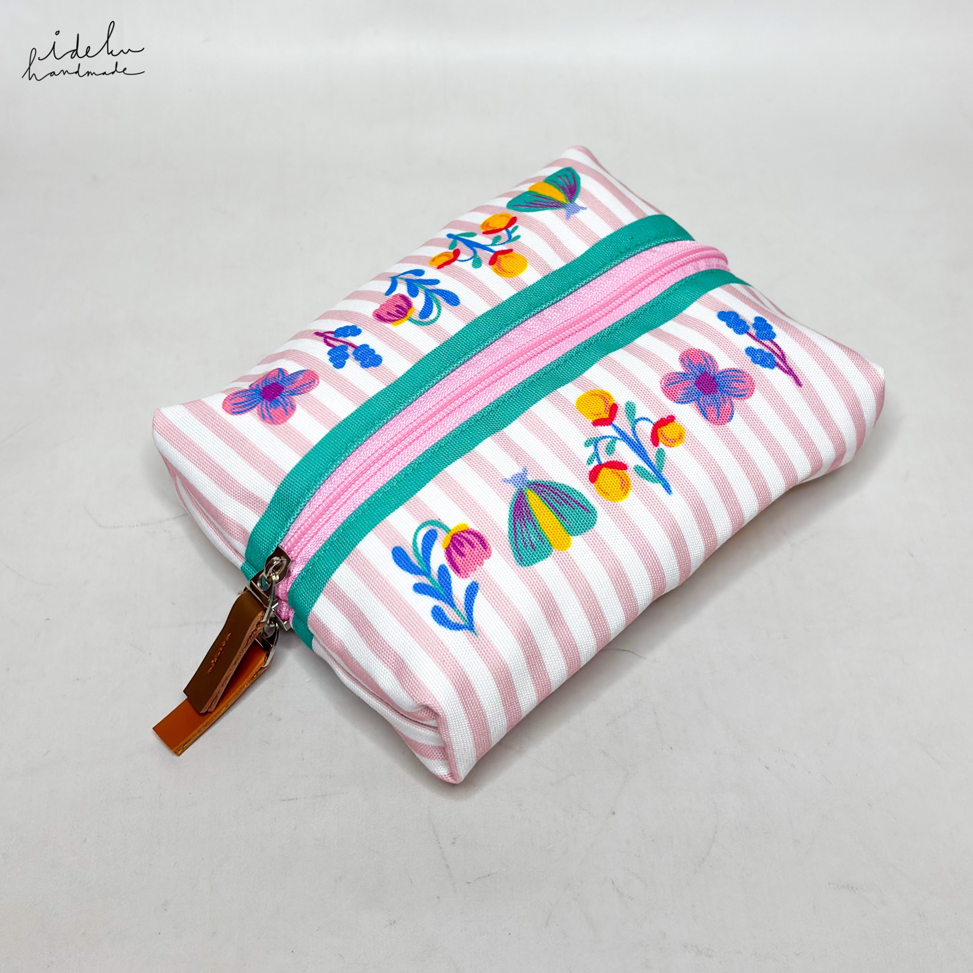 Amore Tissue Cover