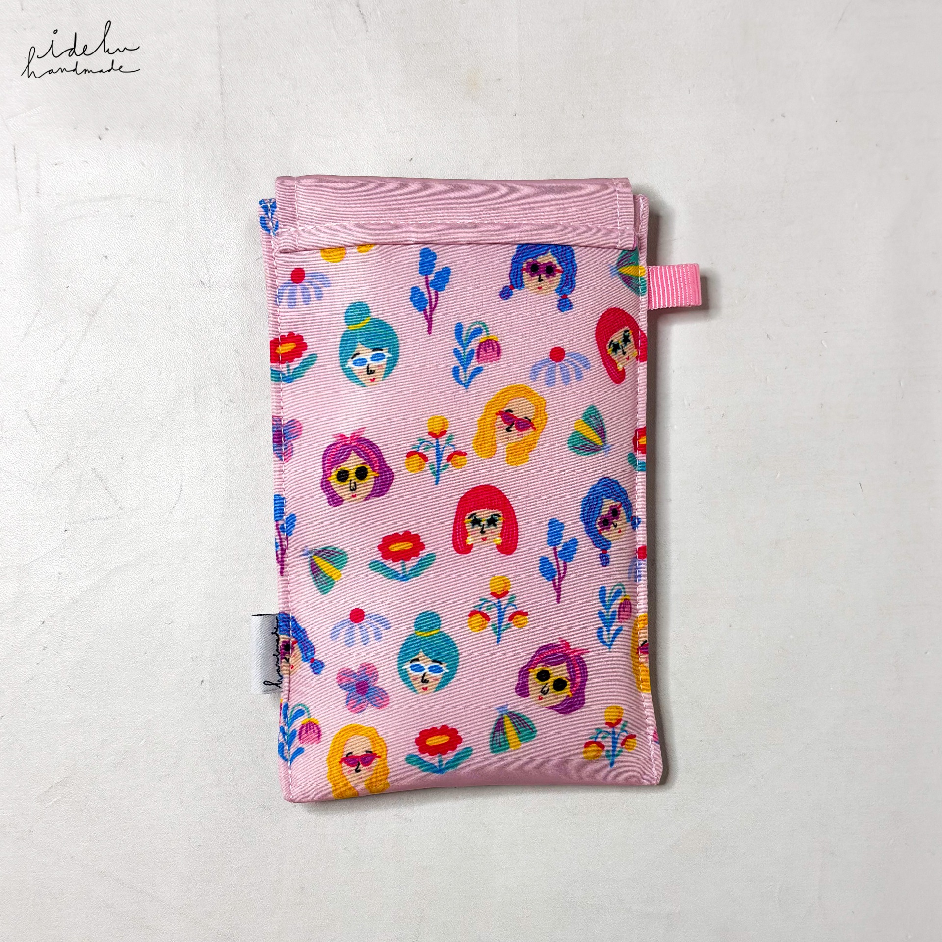Amore Puffy HP Pouch