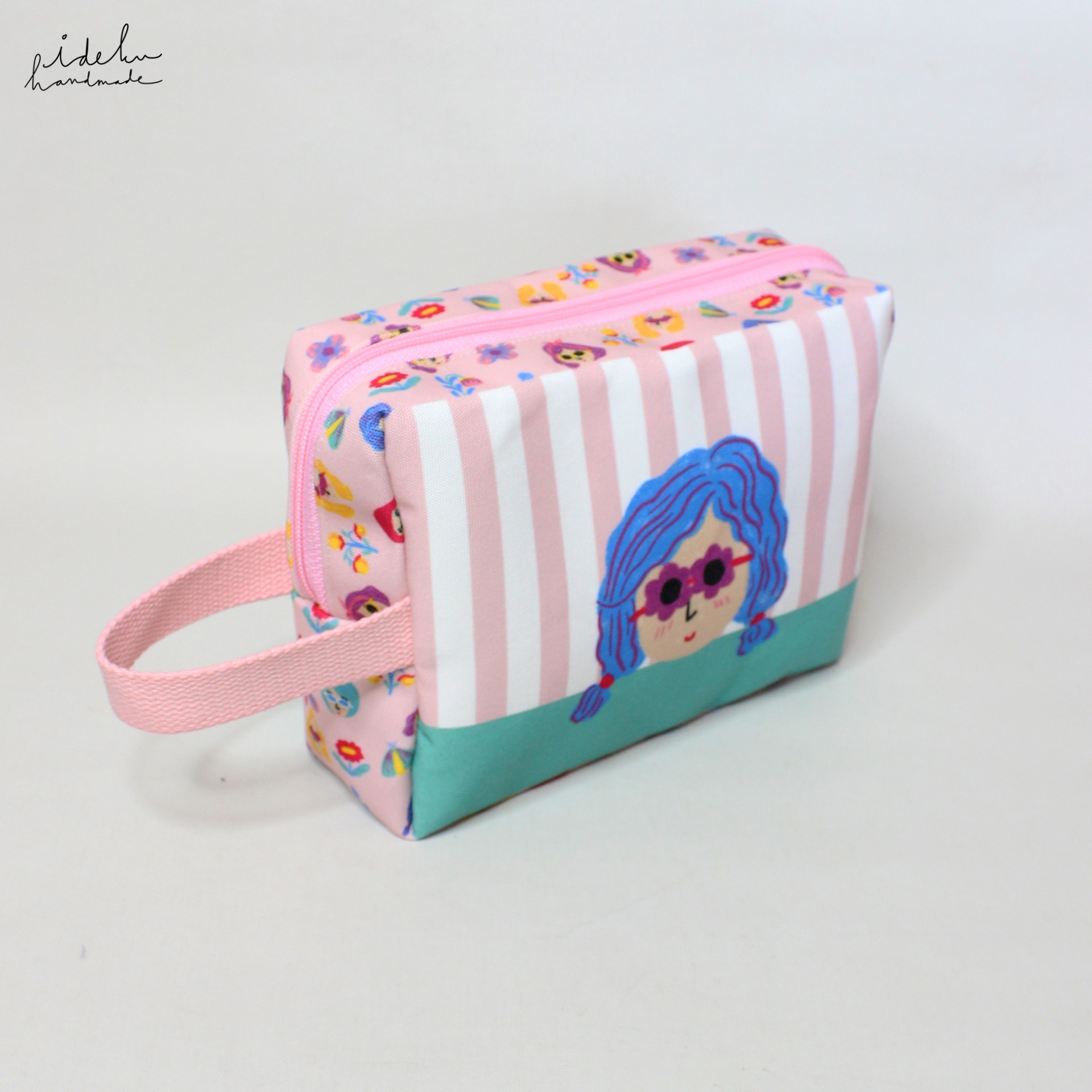 Amore Square Pouch