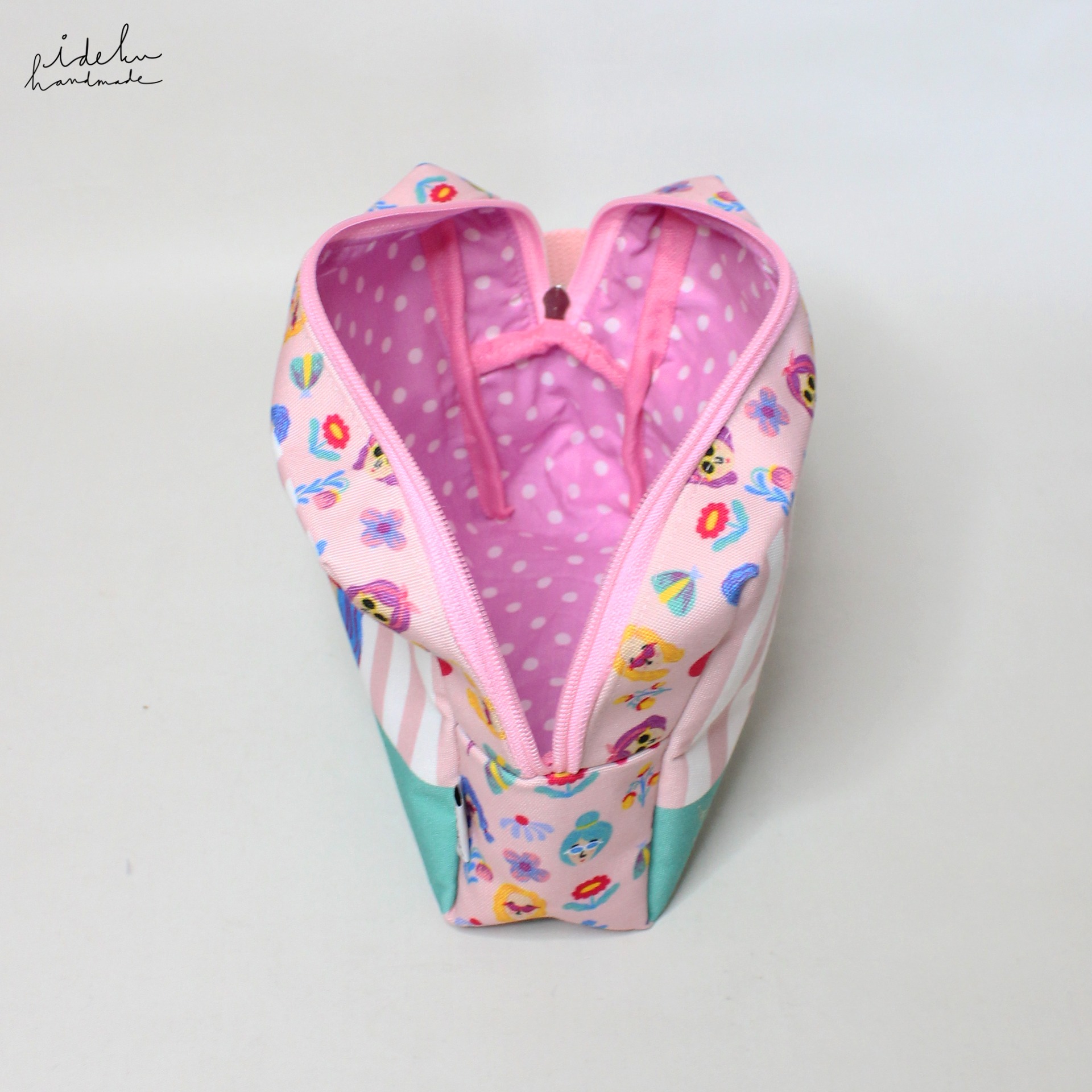 Amore Square Pouch