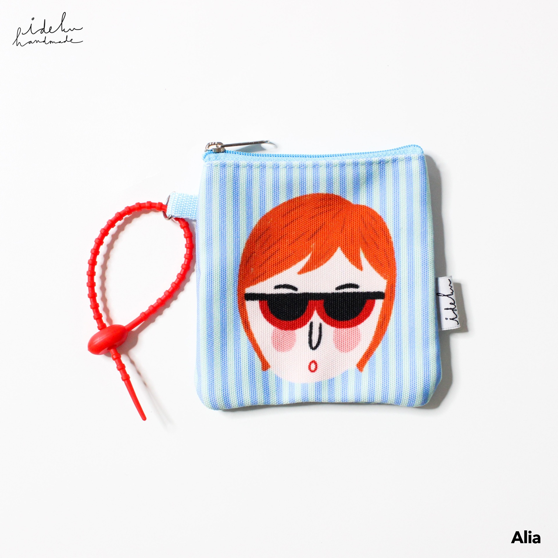 Classic Faces Poppy Pouch