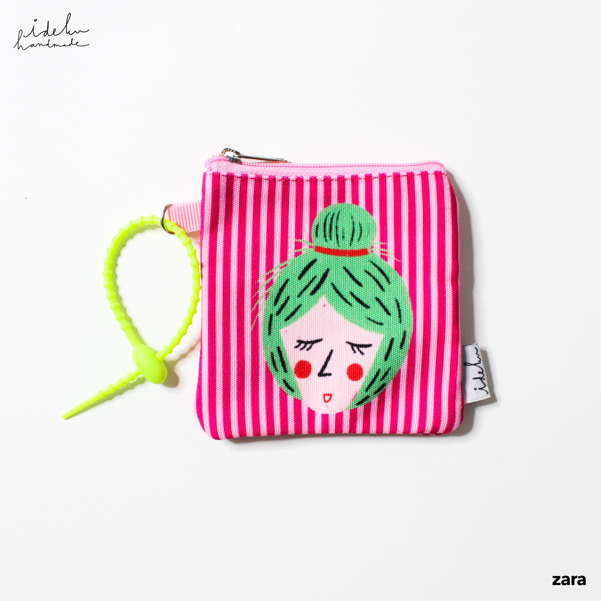 Classic Faces Poppy Pouch