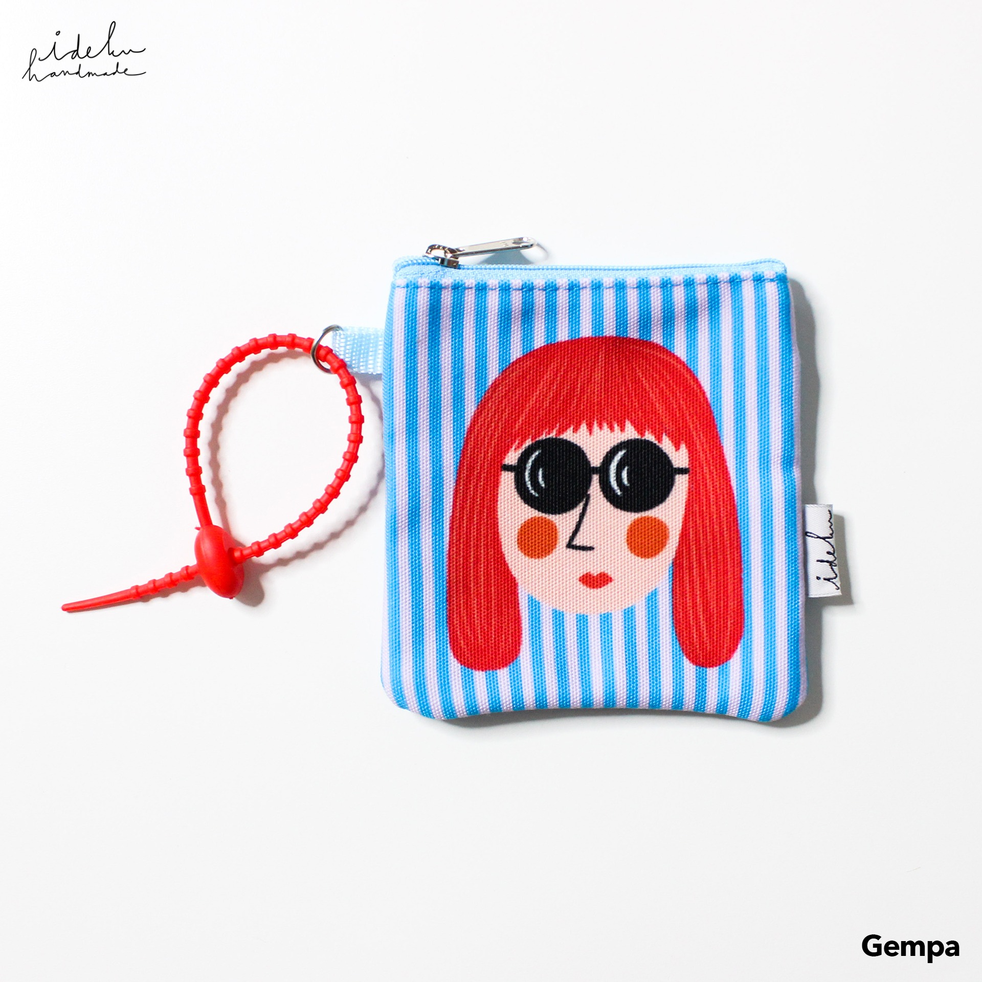 Classic Faces Poppy Pouch