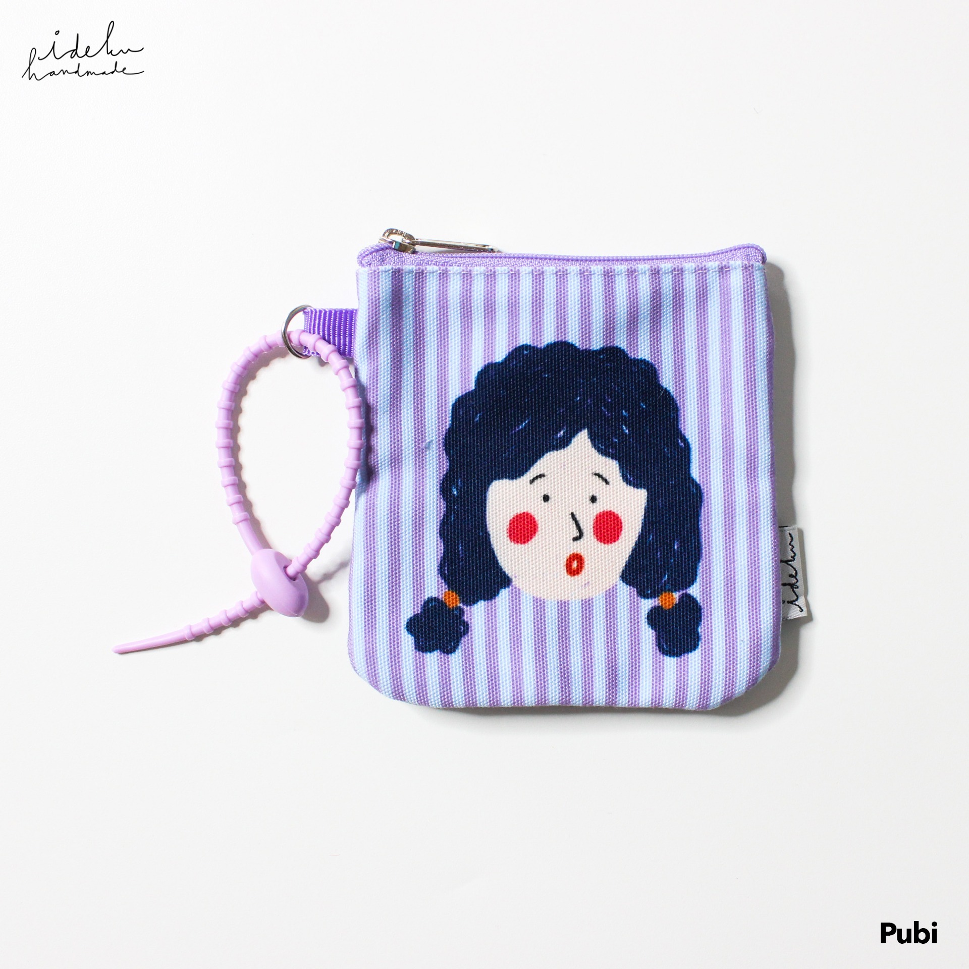 Classic Faces Poppy Pouch