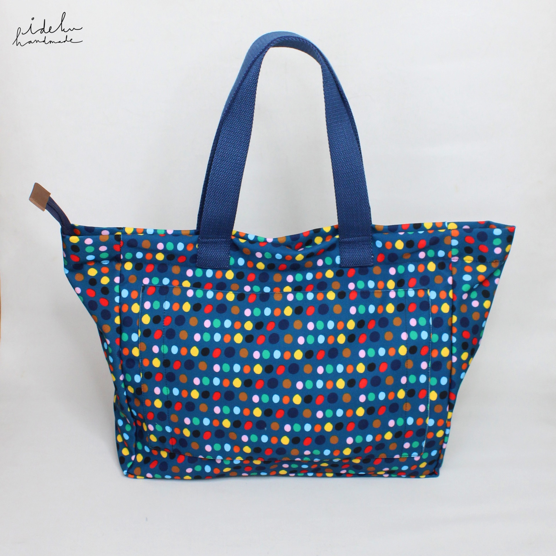 Cheeky Faces Travel Bag