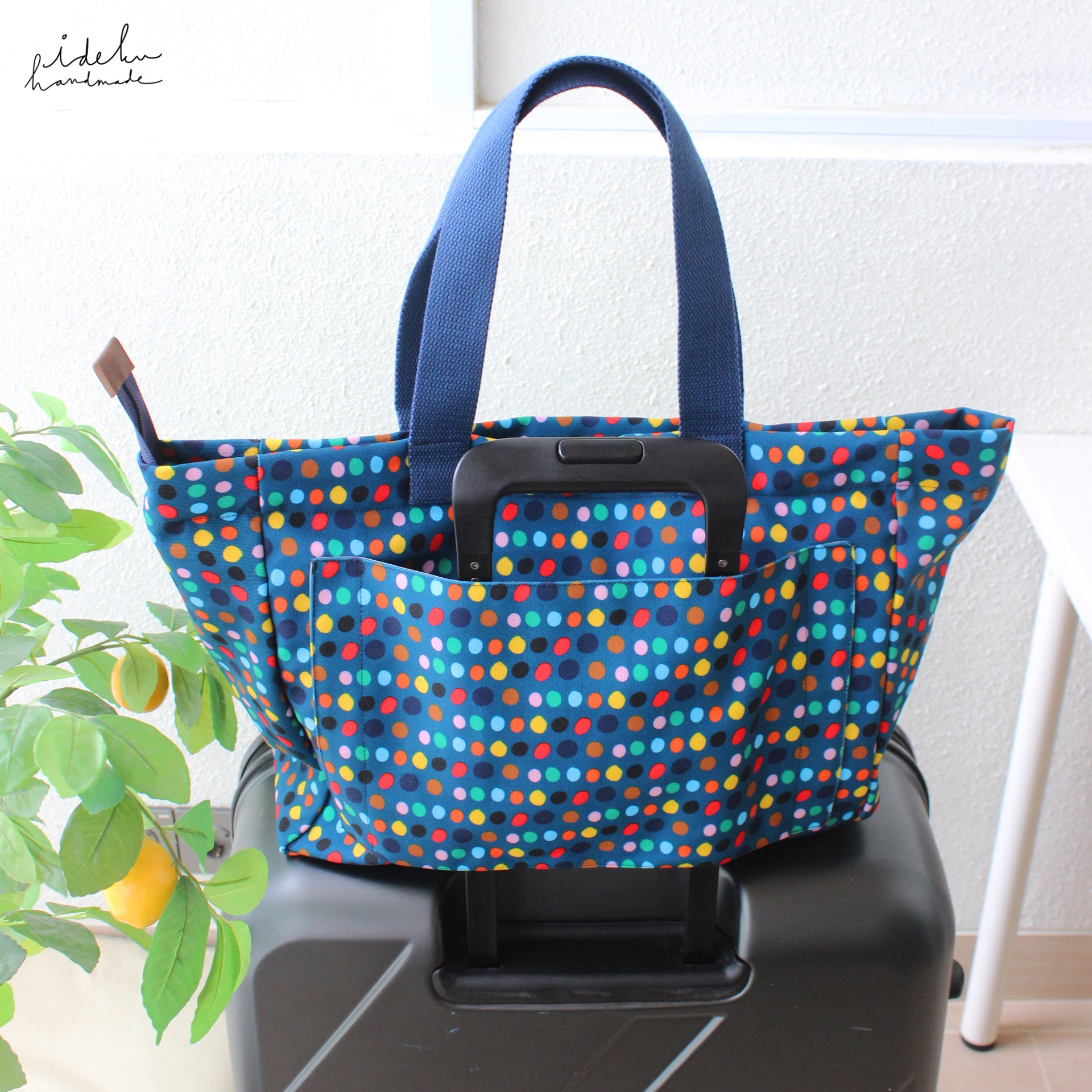 Cheeky Faces Travel Bag