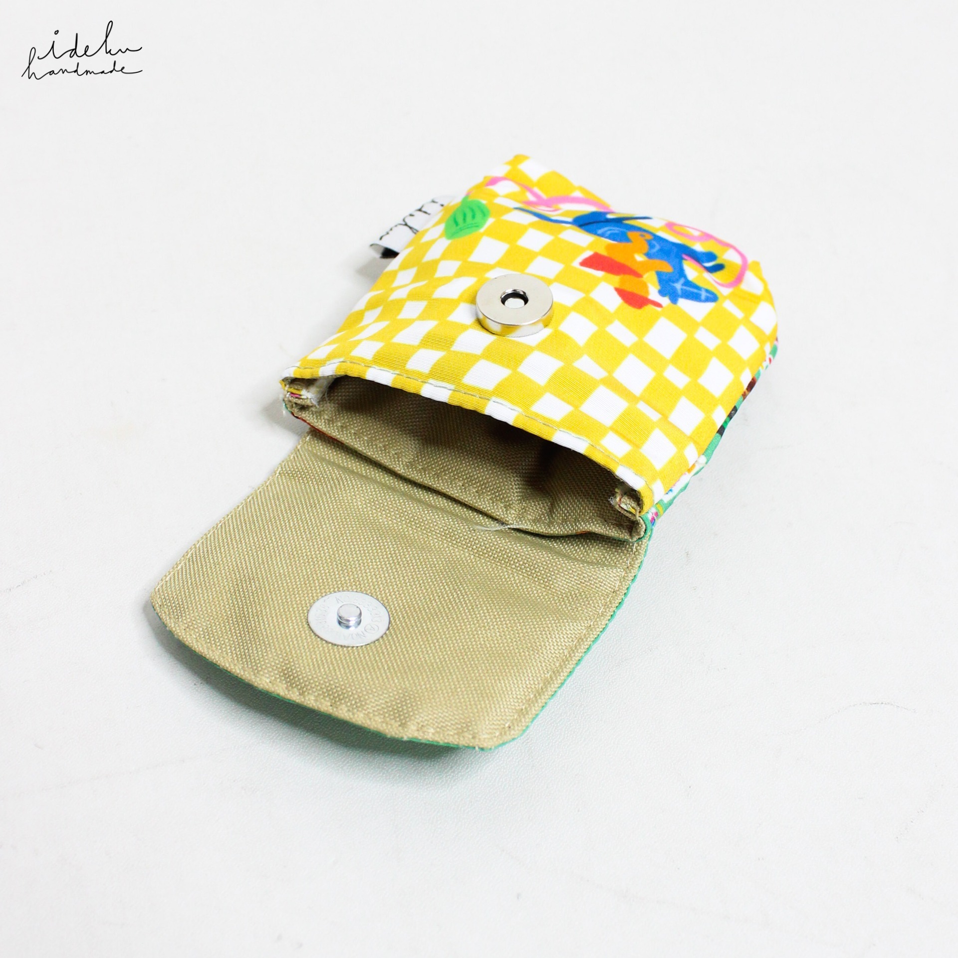 Nostalgia Earbuds Pouch
