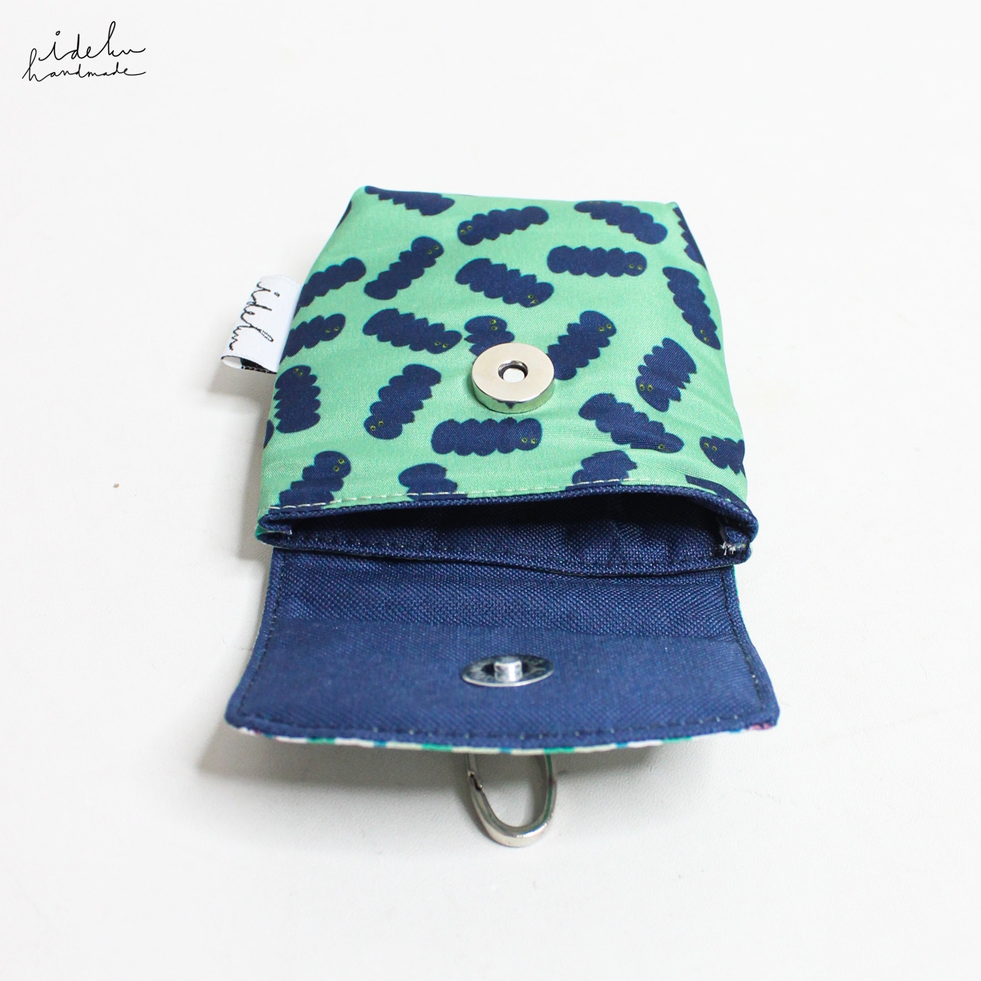 Capple Earbuds Pouch (Caterpillar)