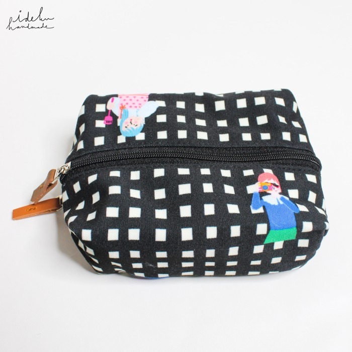 Fancy Faces Black Tissue Cover