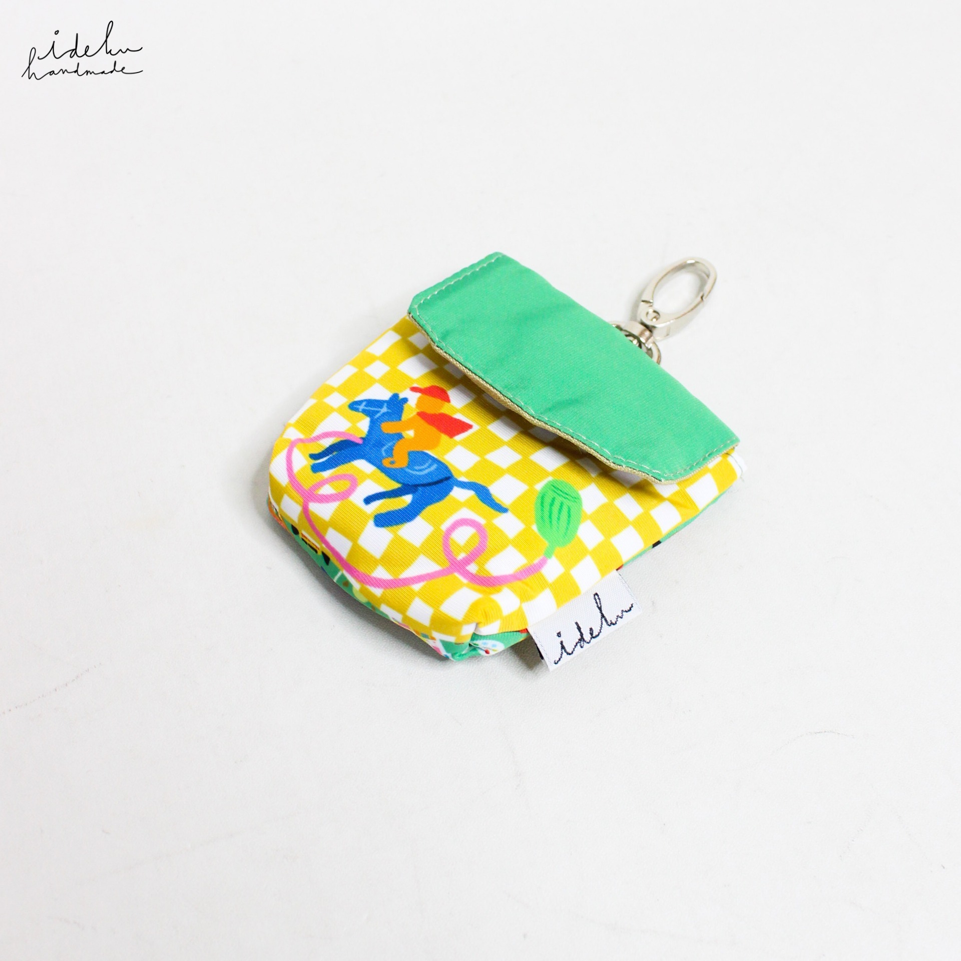 Nostalgia Earbuds Pouch