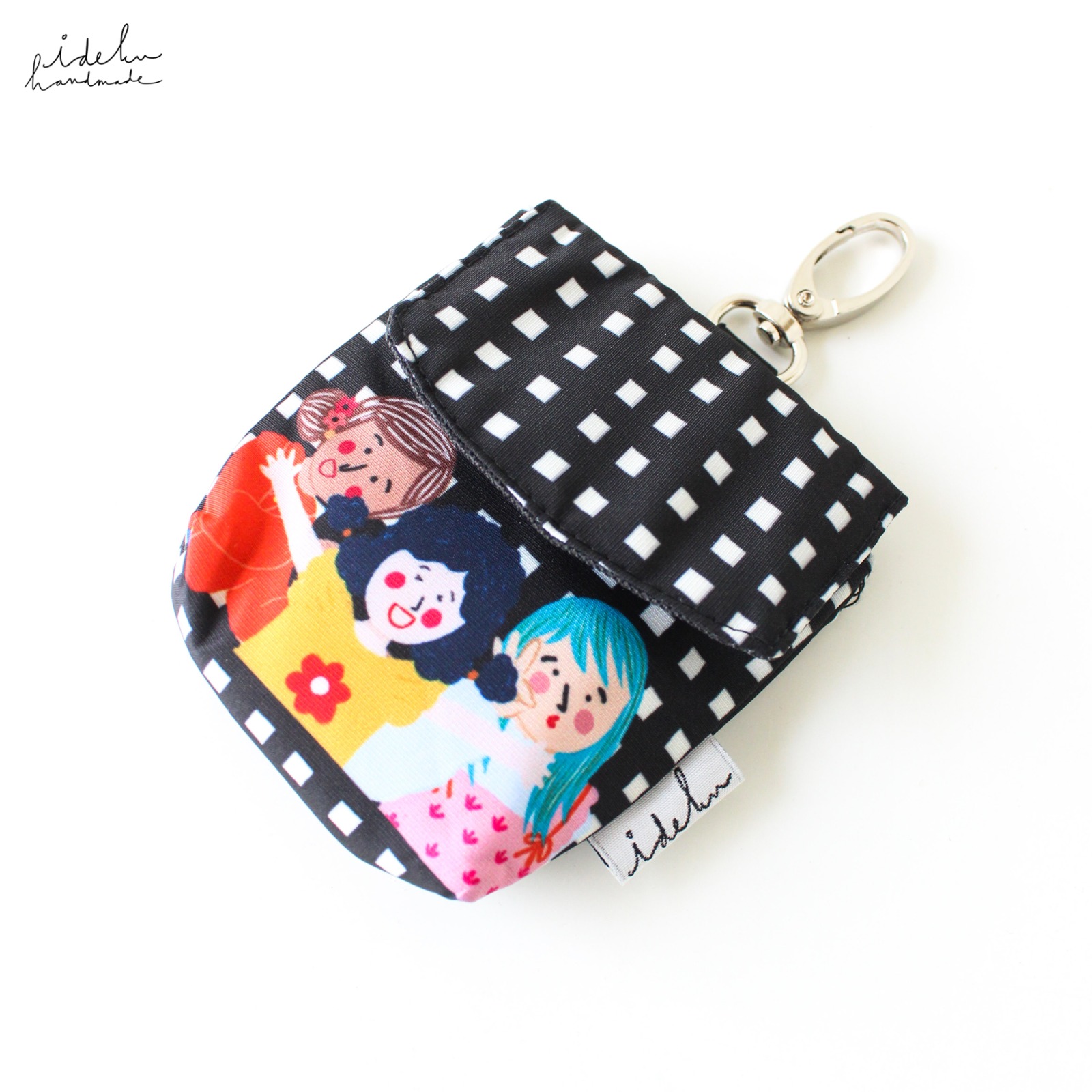 Fancy Faces Black Earbuds Pouch