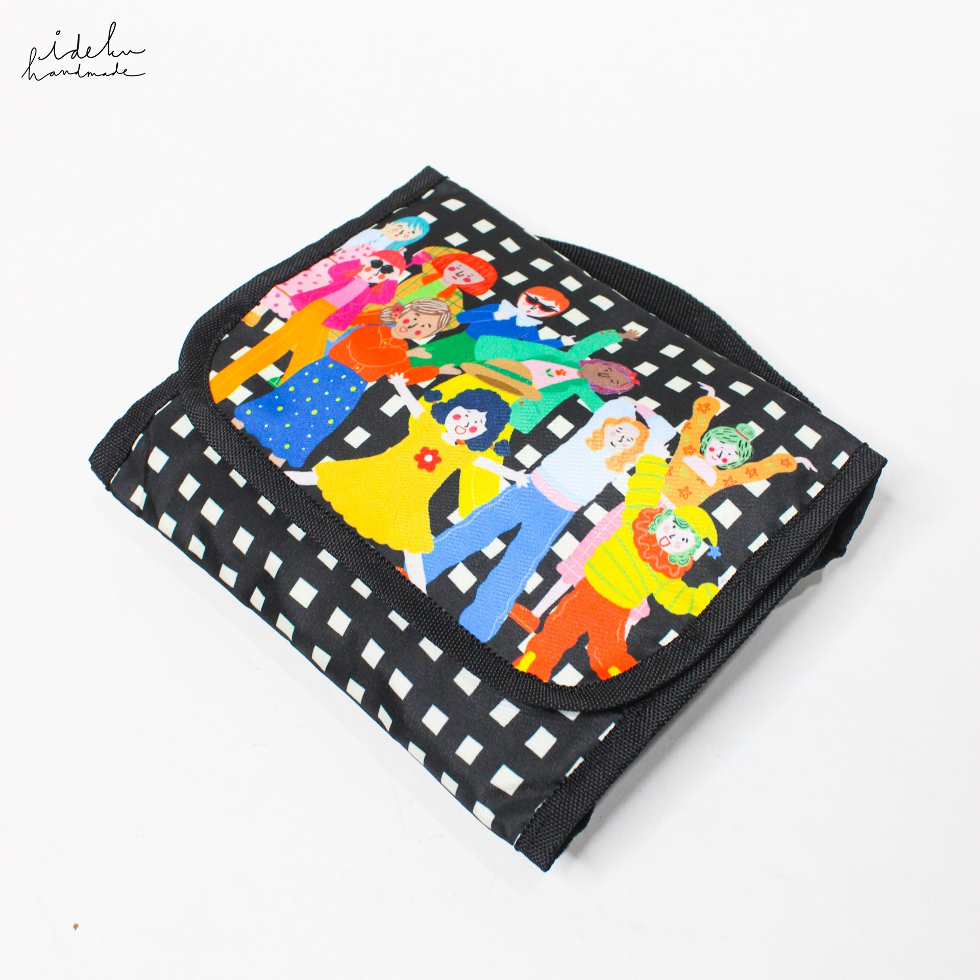 Fancy Faces Black Toiletries Bag Ideku