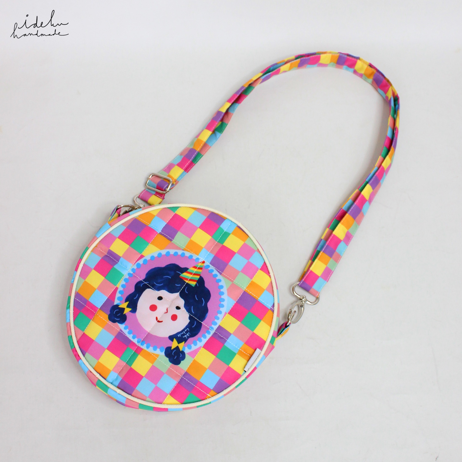 Party Faces 2.0 Round Bag