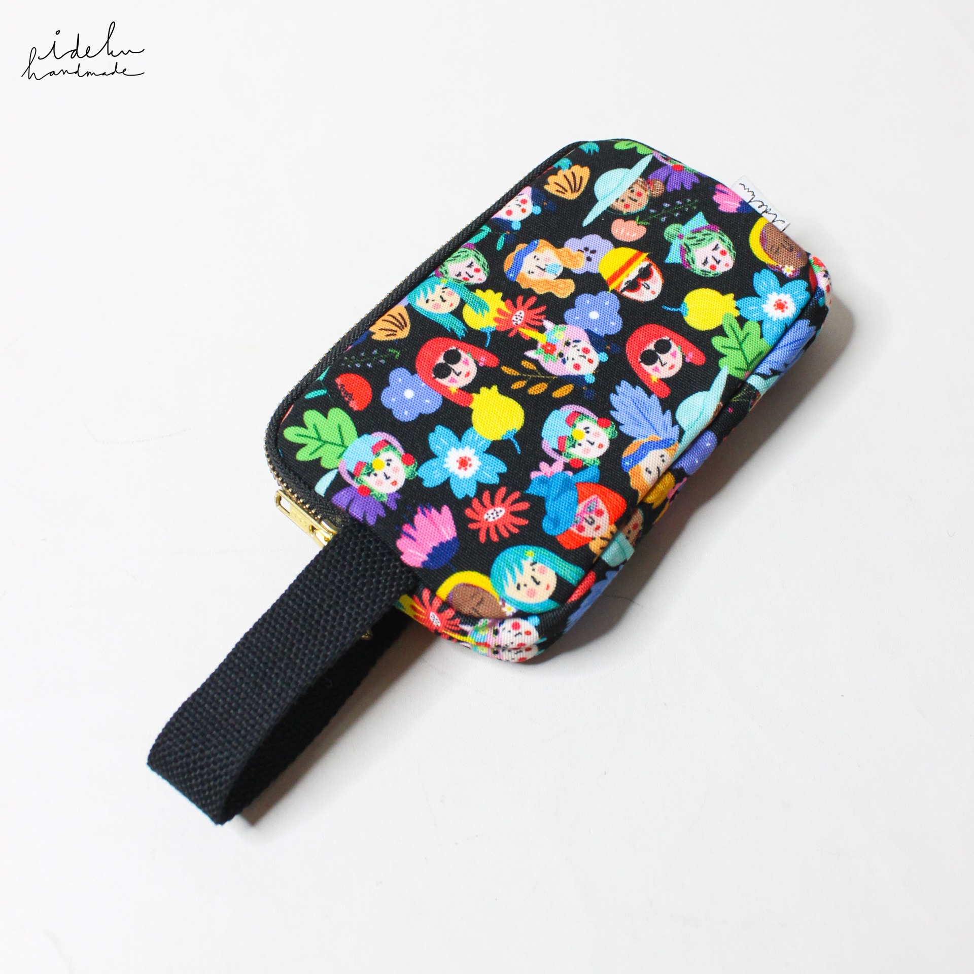 Black Faces HP Pouch