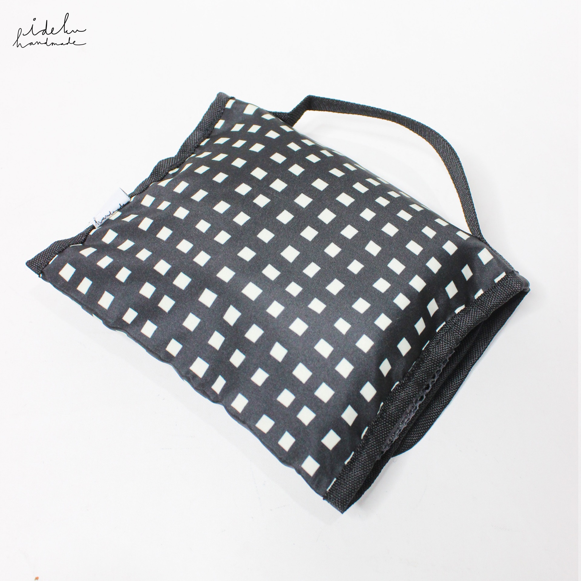 Fancy Faces Black Toiletries Bag Ideku