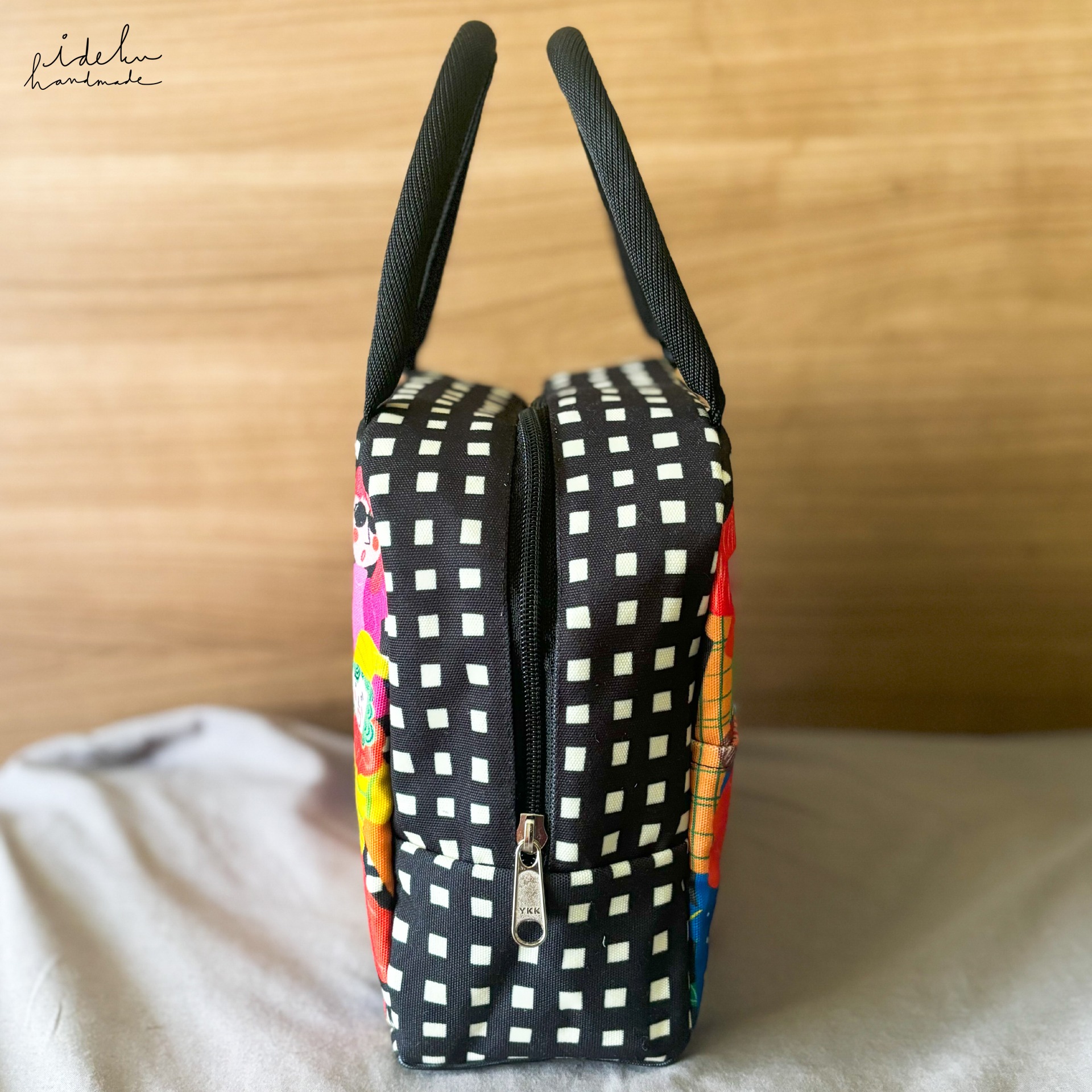 Fancy Faces Black Classic Lunch Bag