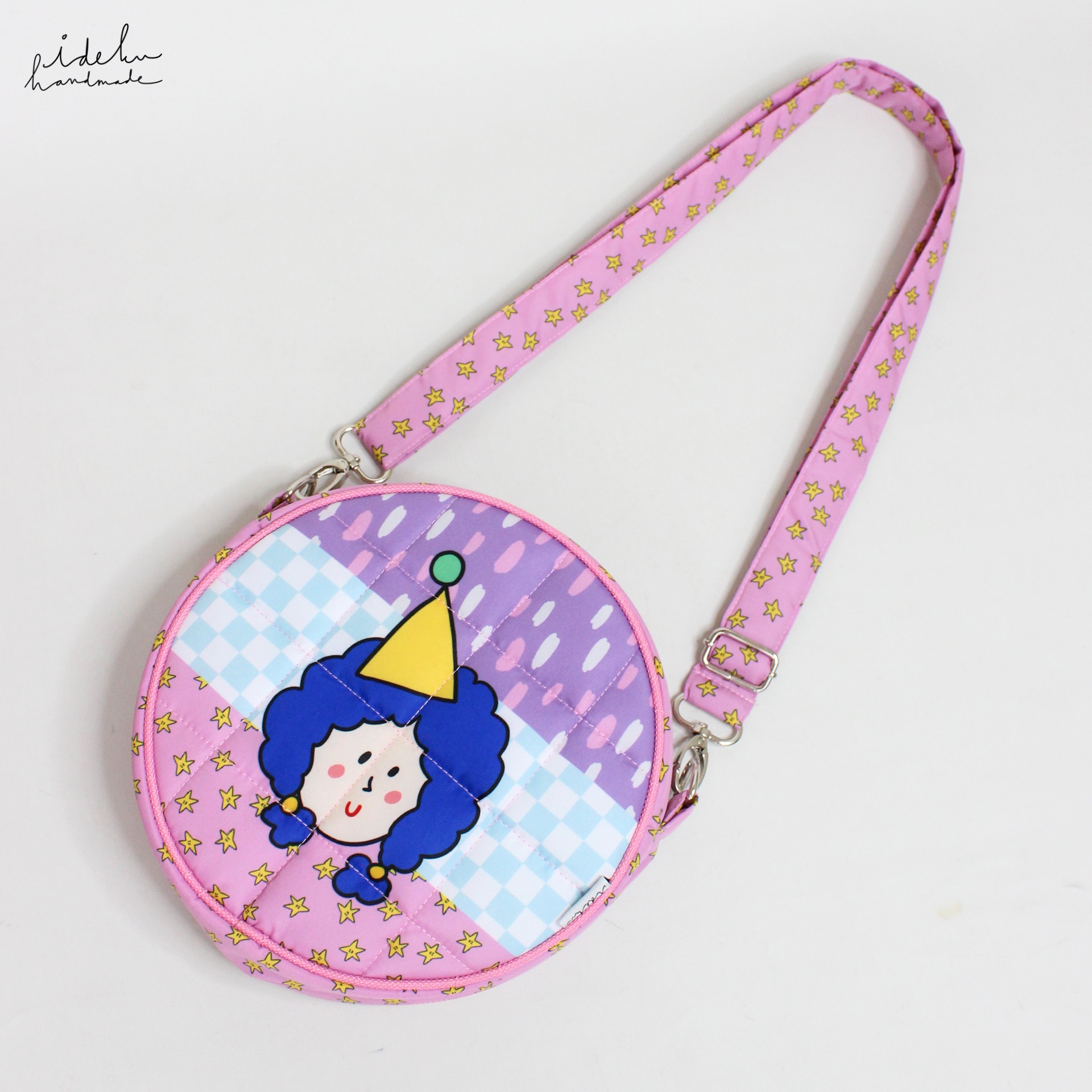 Pubi's Playground Round Bag