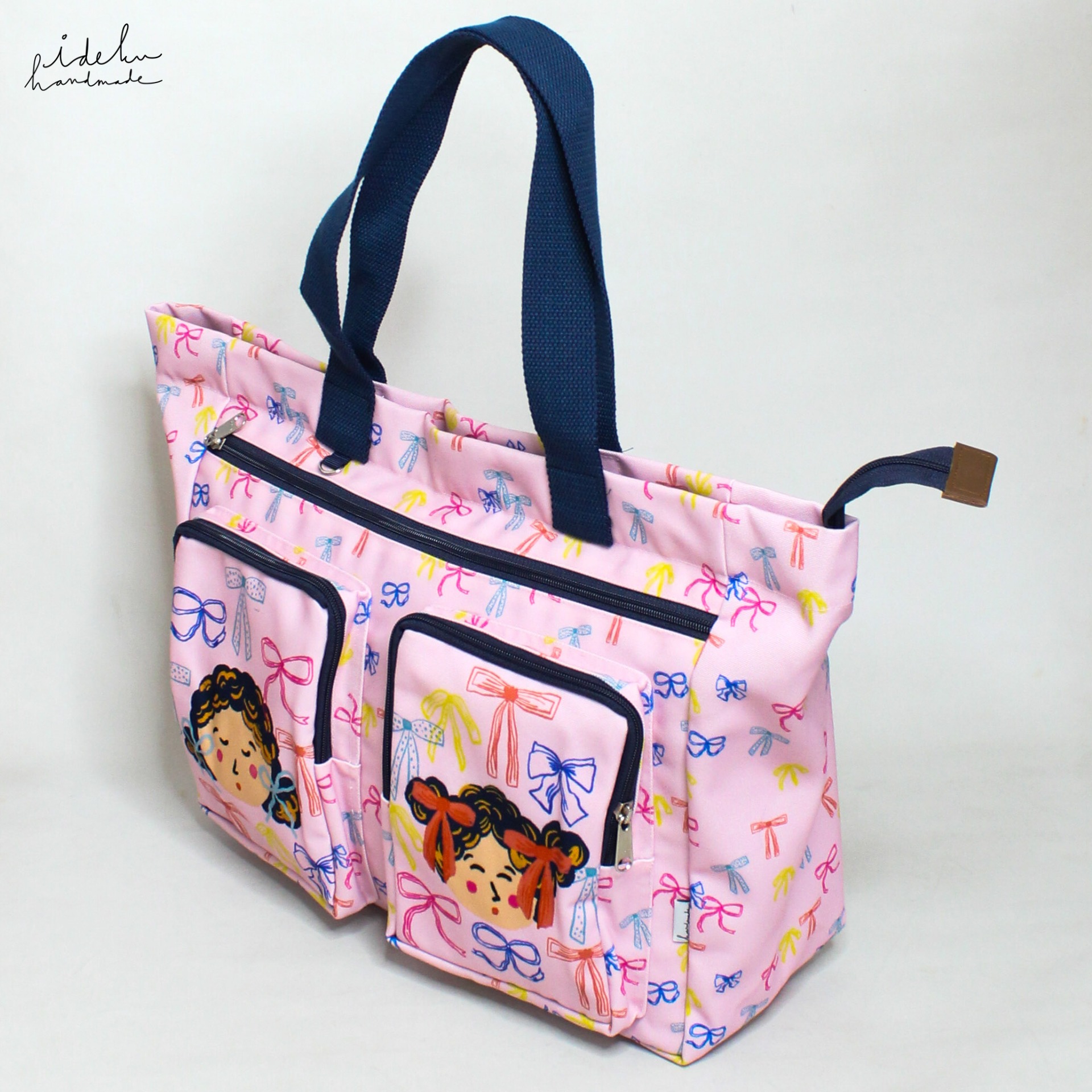 Pubi Coquette Travel Bag