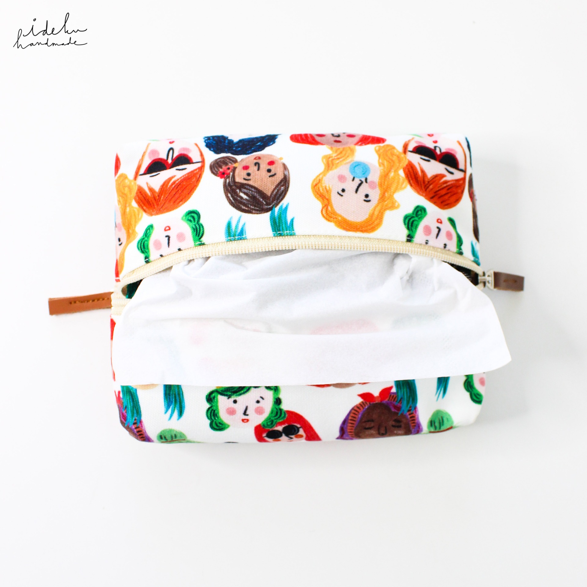 Classic Faces Tissue Cover