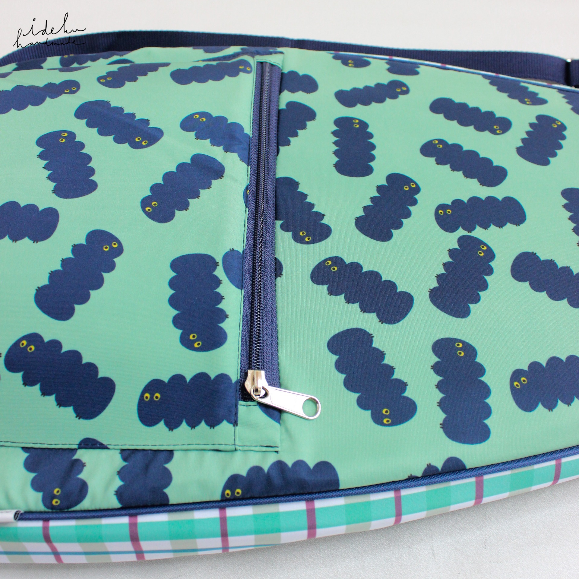 Capple Tennis Bag (Caterpillar)