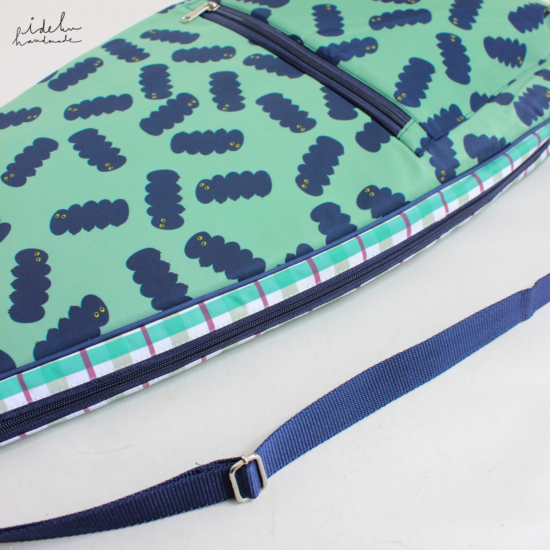 Capple Tennis Bag (Caterpillar)