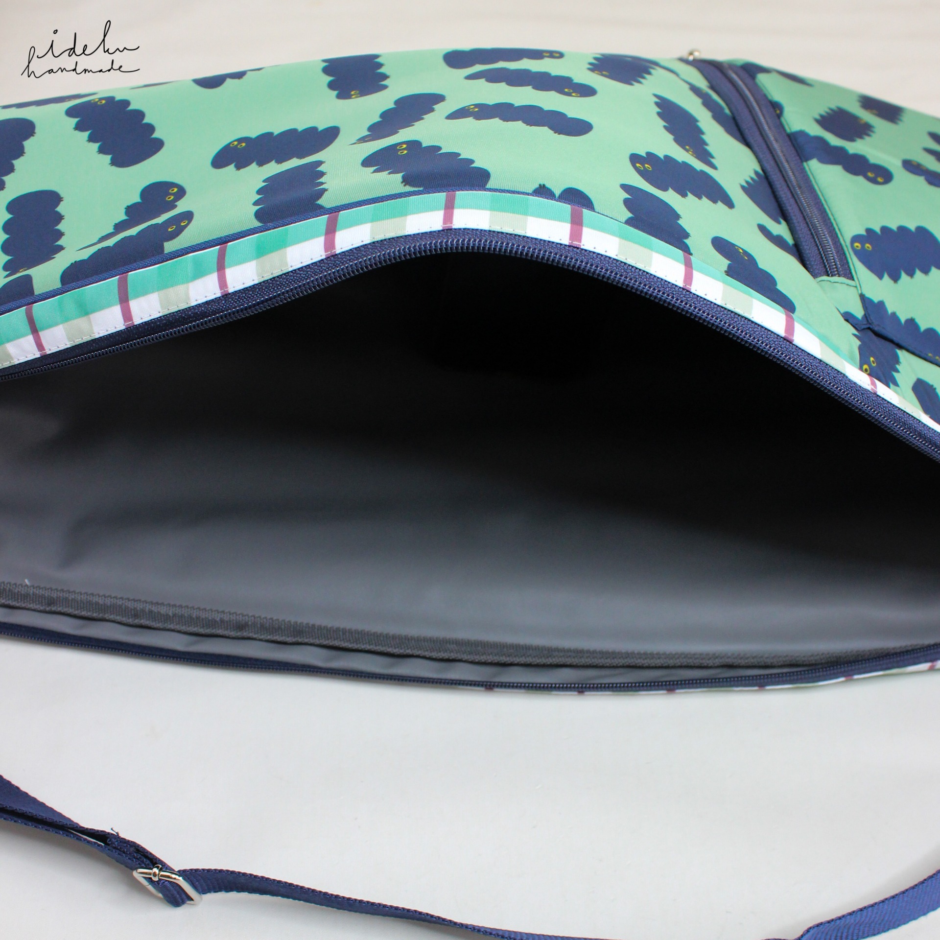 Capple Tennis Bag (Caterpillar)