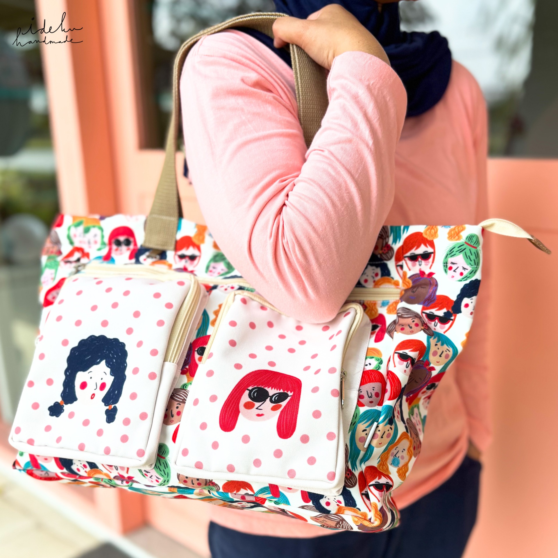 Classic Faces Travel Bag