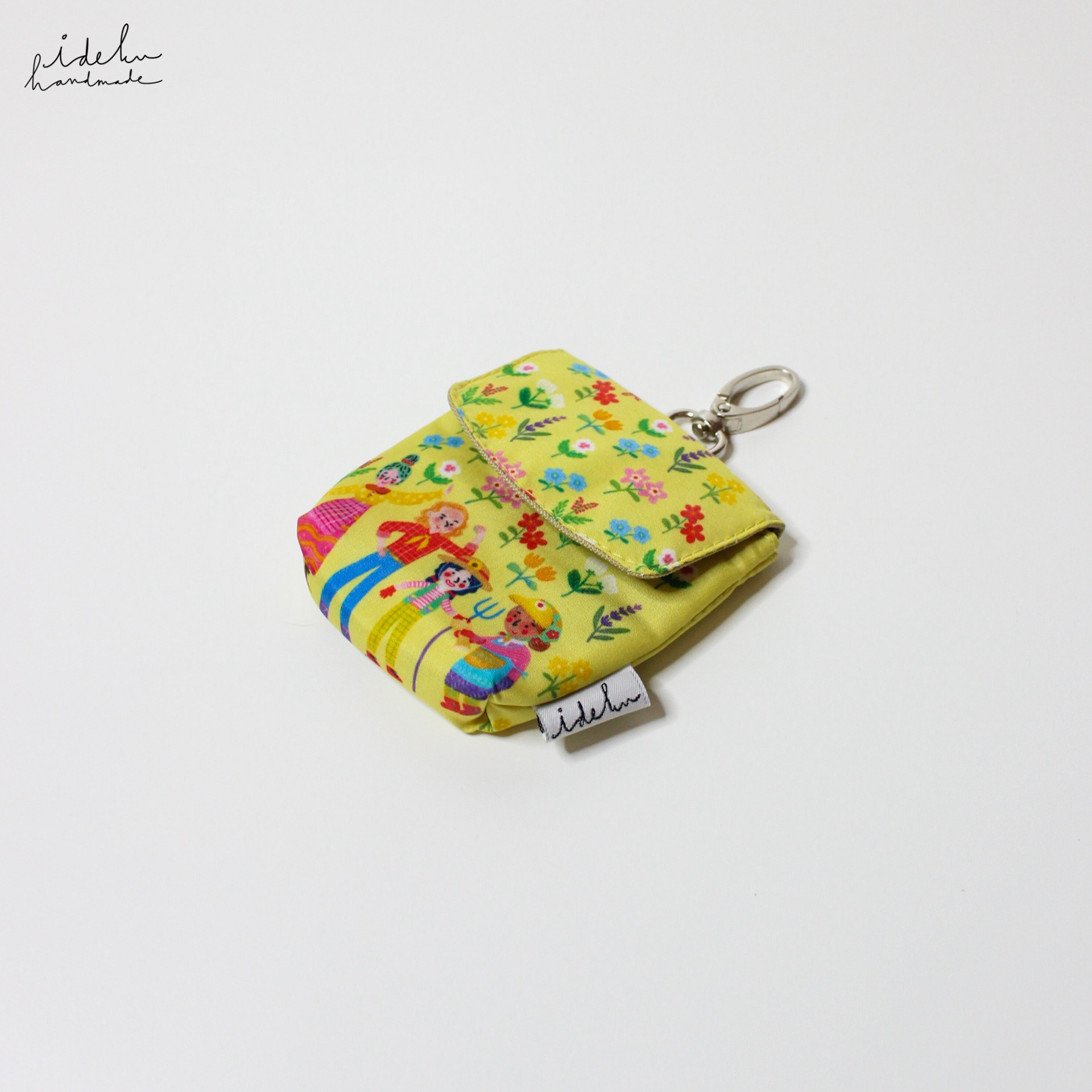 Faces Farm Earbuds Pouch