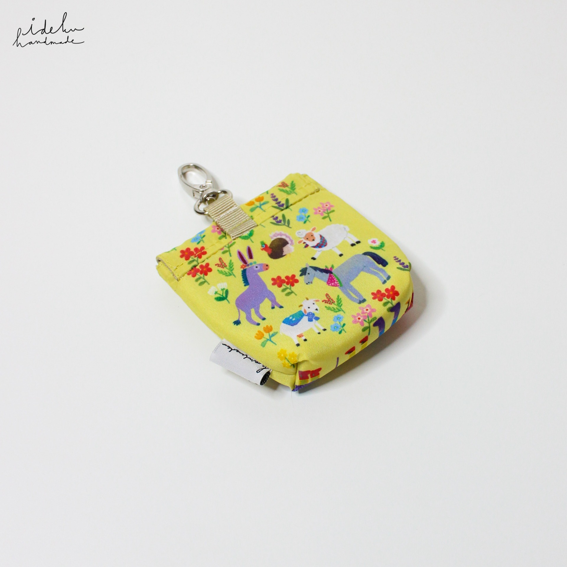 Faces Farm Earbuds Pouch