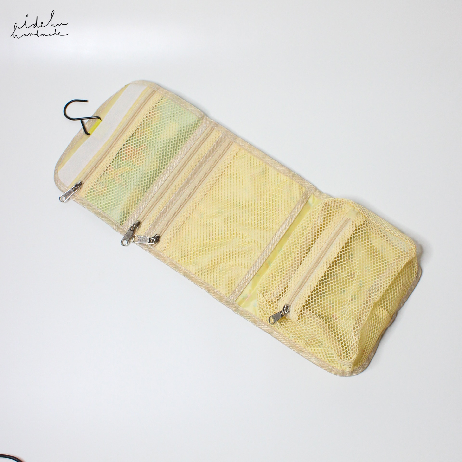 Faces Farm Toiletries Bag