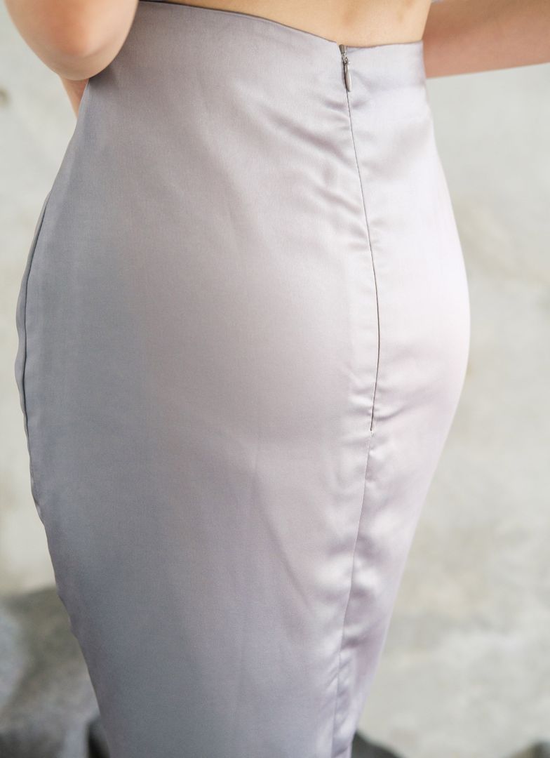 Arla Sateen Skirt in Grey
