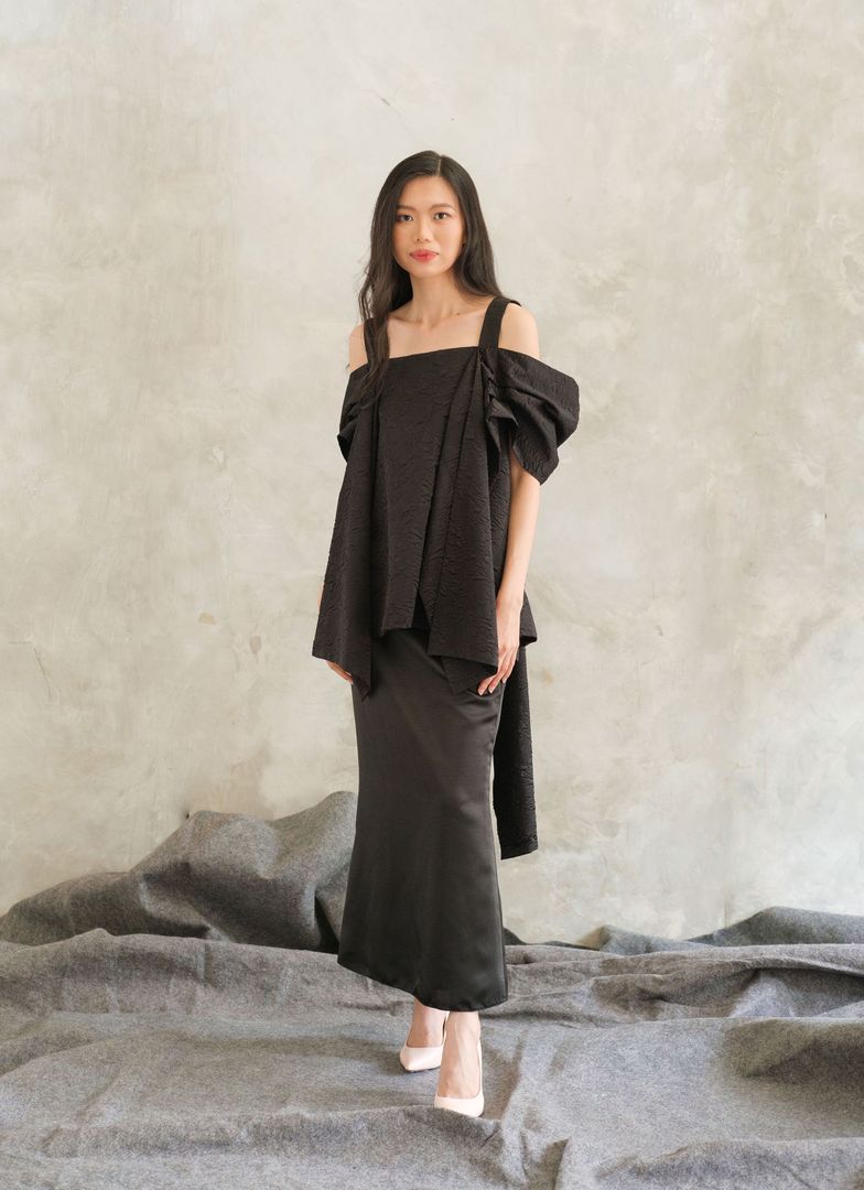Arla Sateen Skirt in Black
