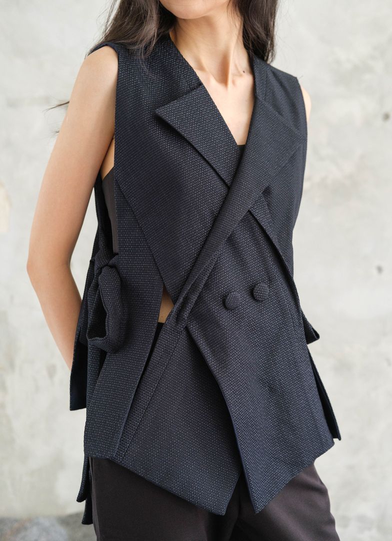 Croix Vest in Navy Blue