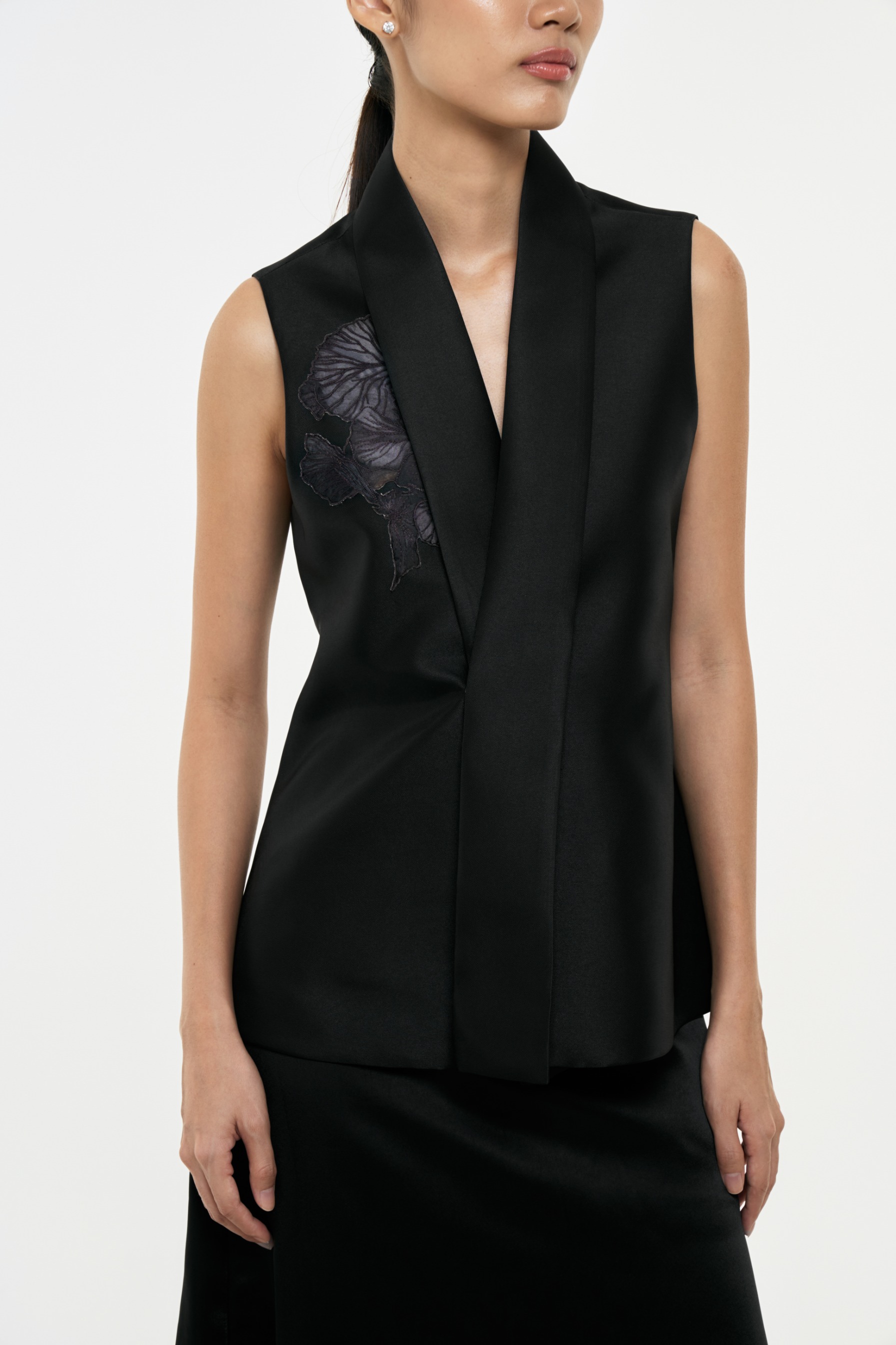 Noir Vest
