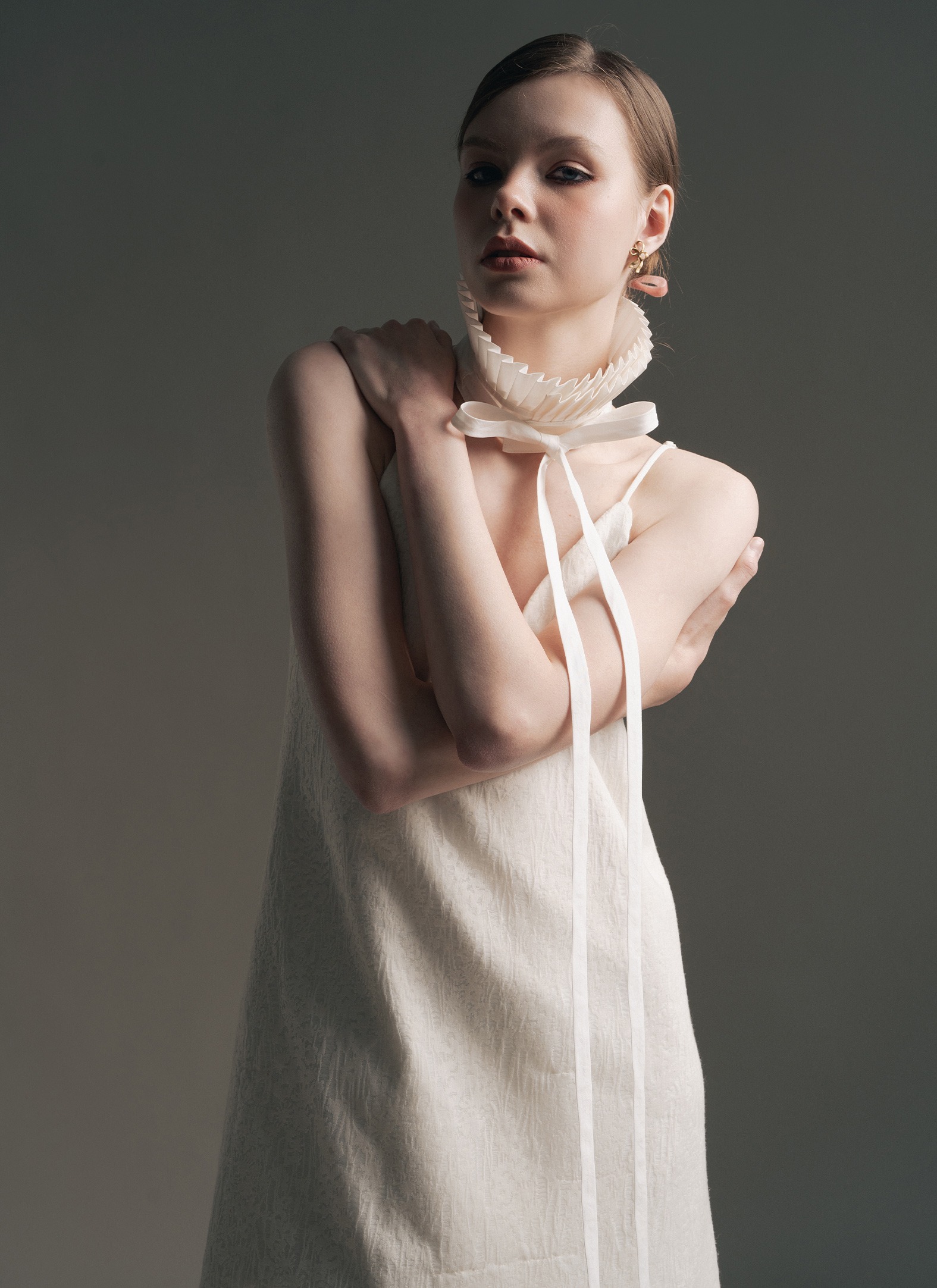 Liz Pleated Collar