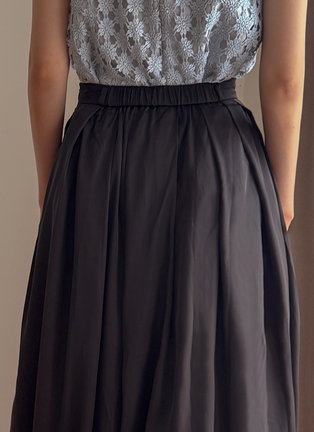 Puff Sateen Baloon Skirt in Black