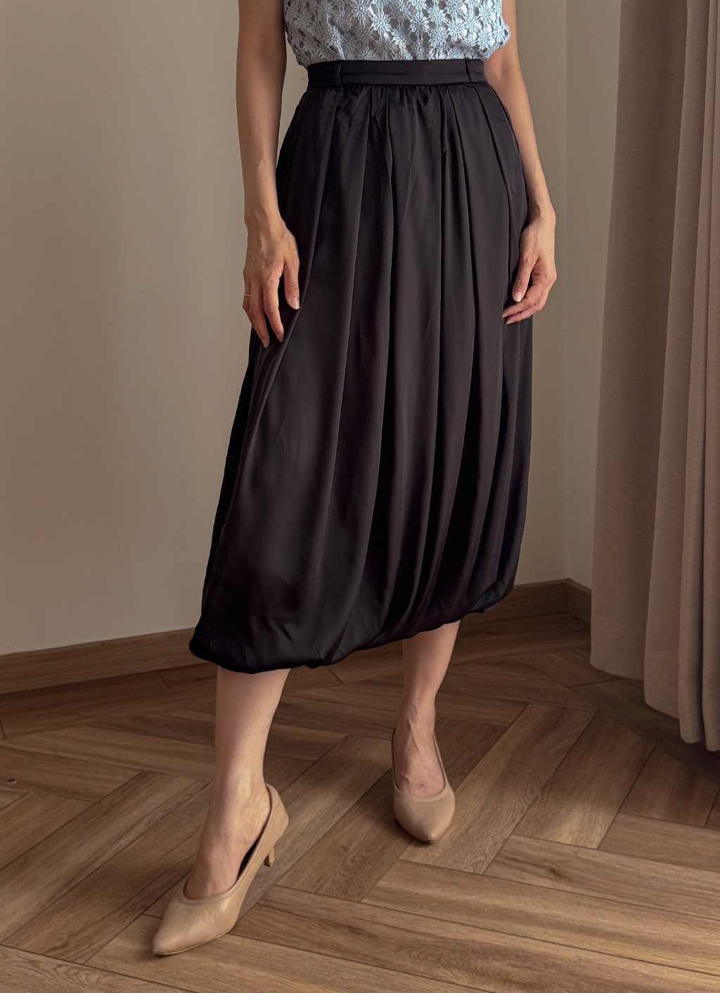 Puff Sateen Baloon Skirt in Black