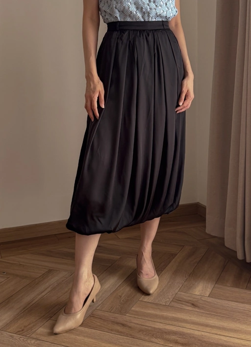 Puff Sateen Baloon Skirt in Black