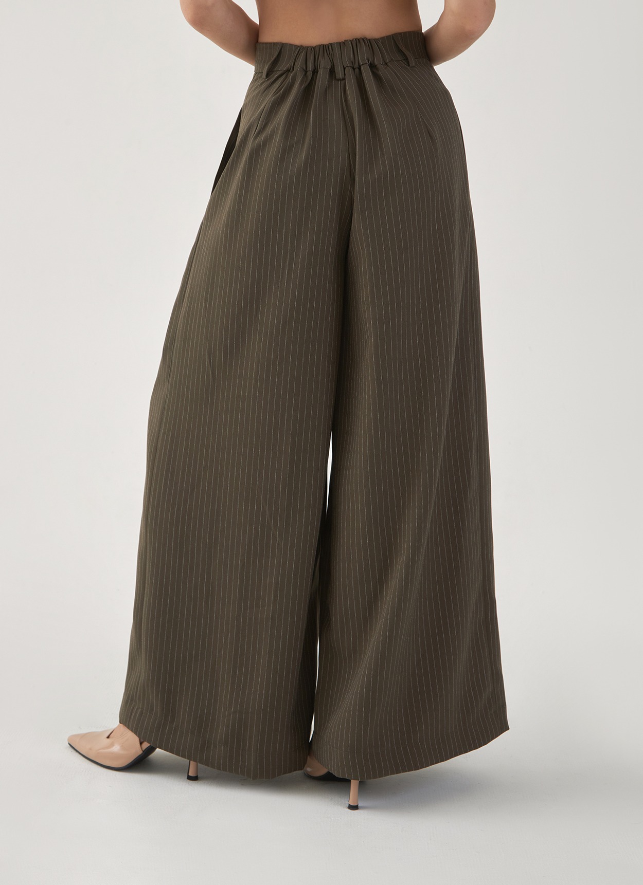 Daria Stripped Pants in Olive Brown