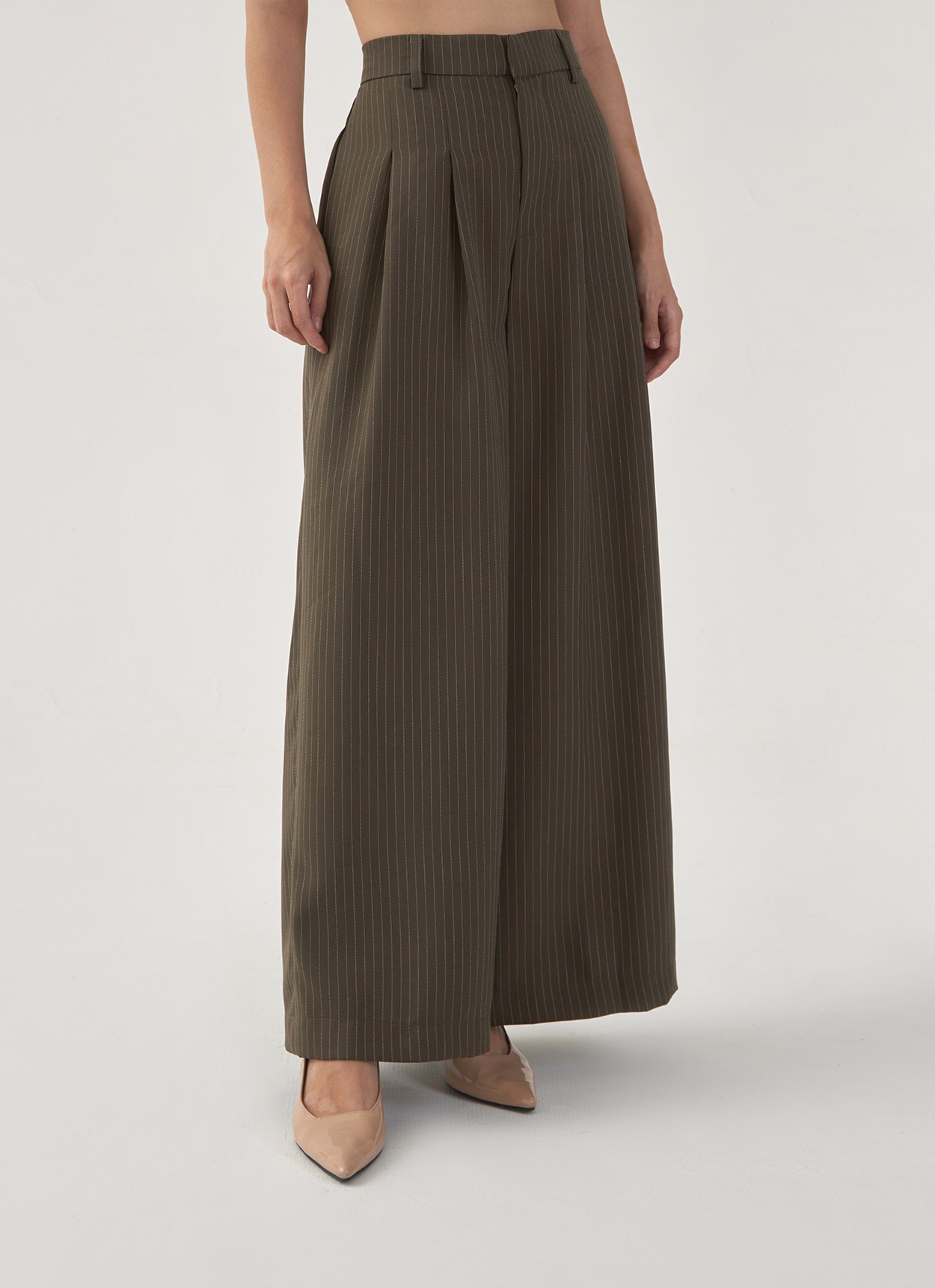 Daria Stripped Pants in Olive Brown