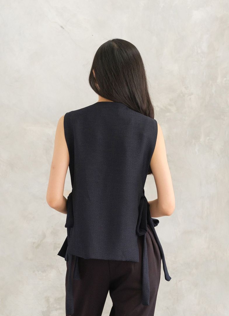 Croix Vest in Navy Blue
