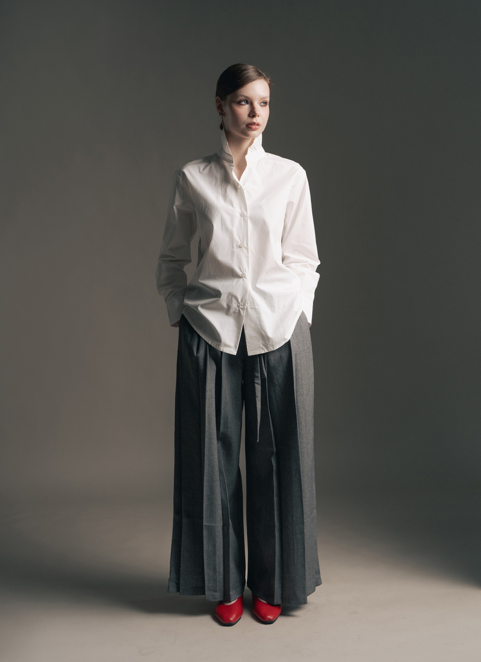 Janice Pleated Pants in Grey