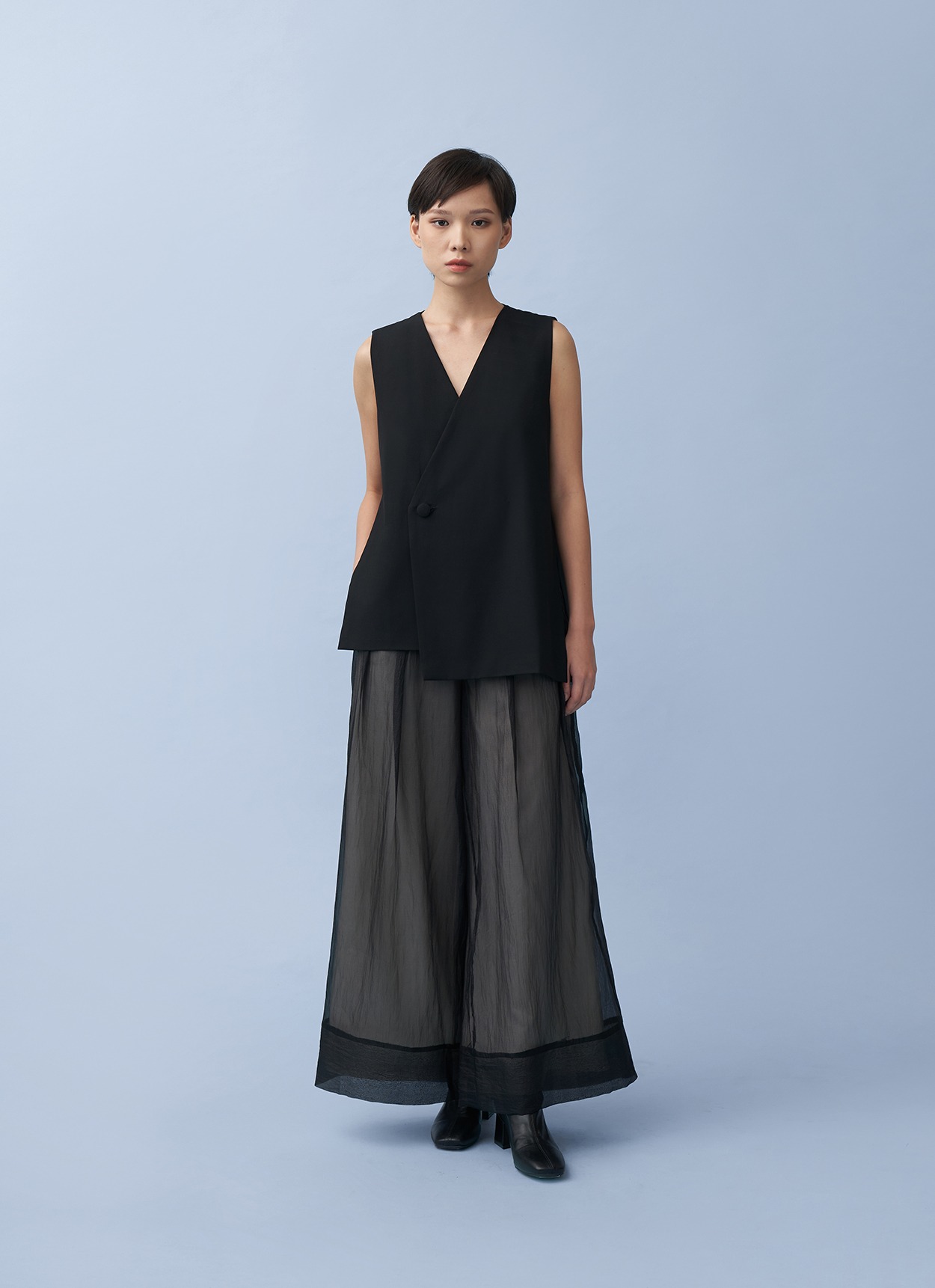 Mono Asymmetrical Vest