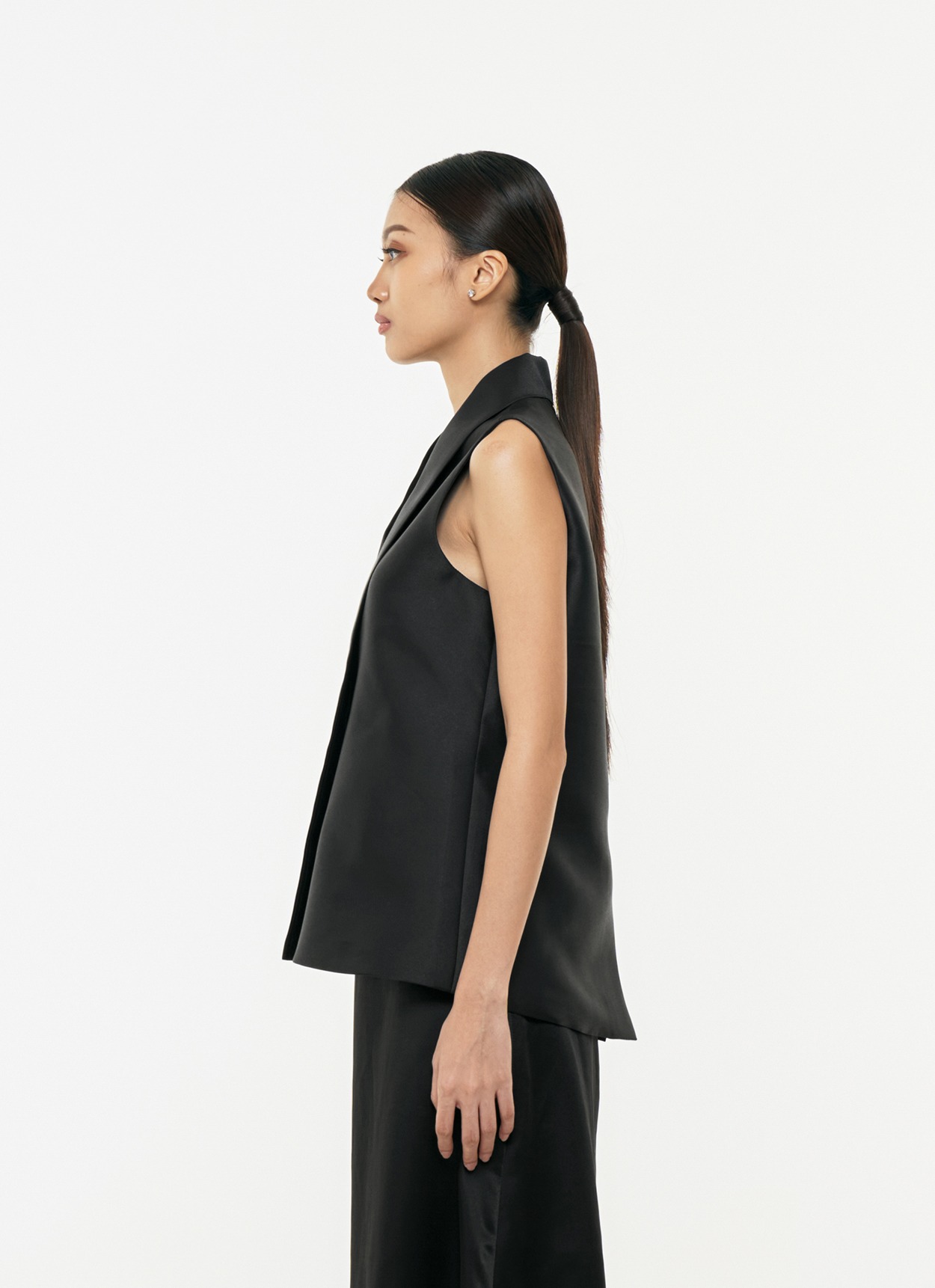 Noir Vest