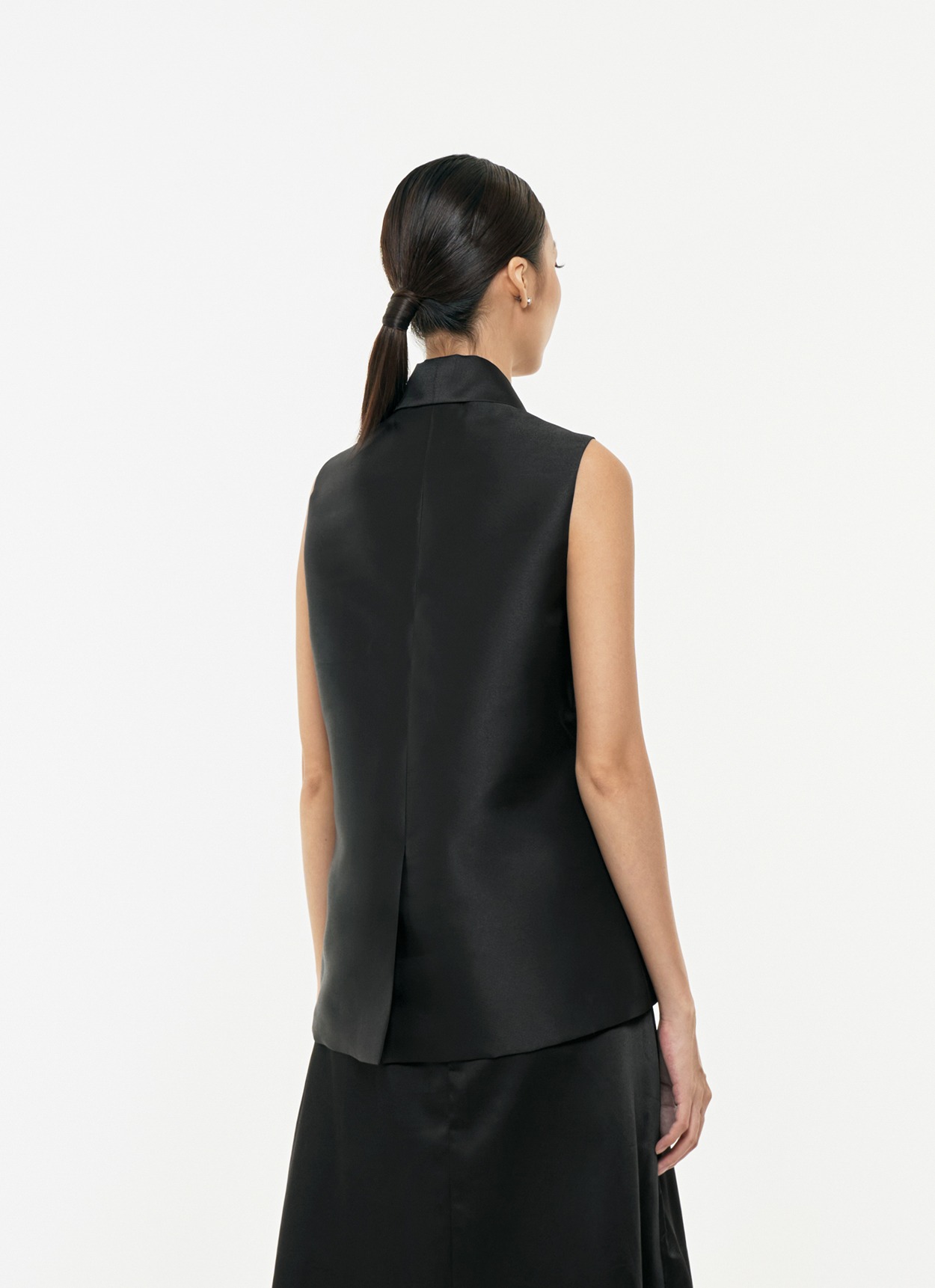 Noir Vest